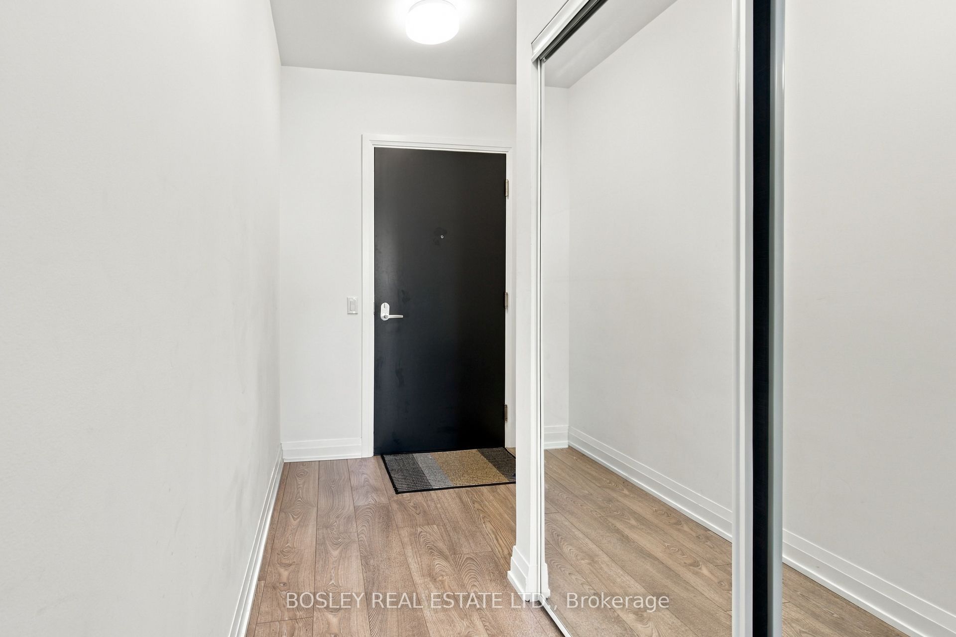 286 Main Street 502 Property Photo 4