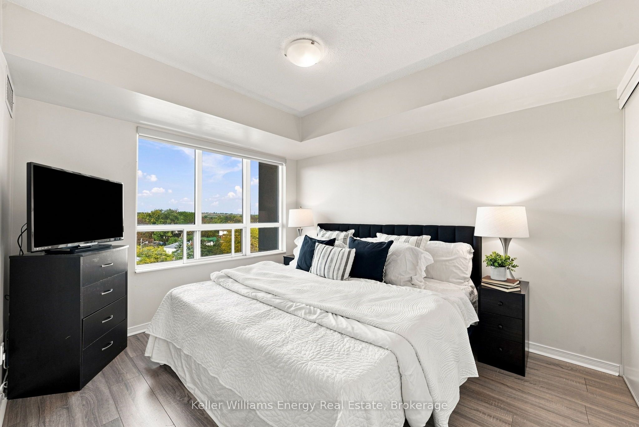 1200 The Esplanade N 705 Property Photo 11