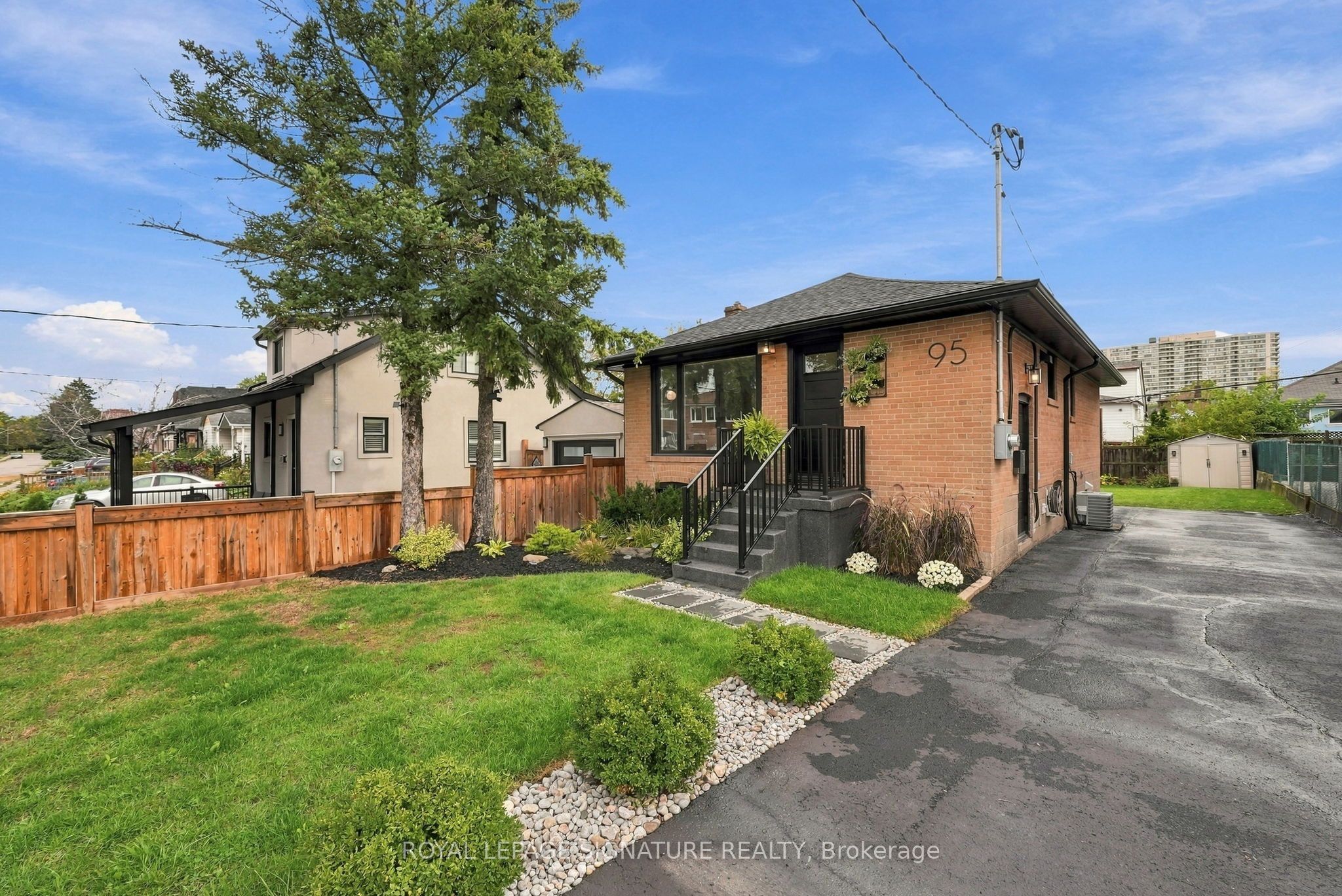 95 Laurel Avenue Property Photo 2