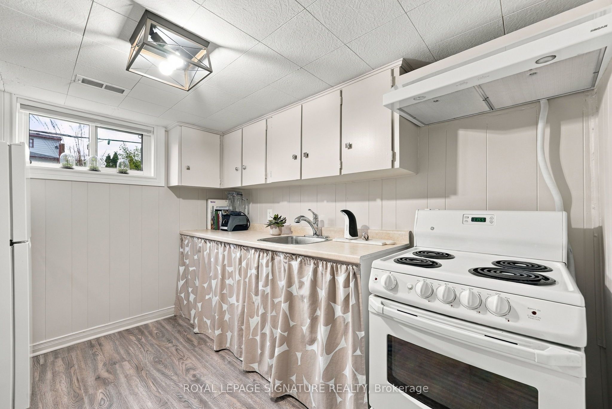 95 Laurel Avenue Property Photo 17