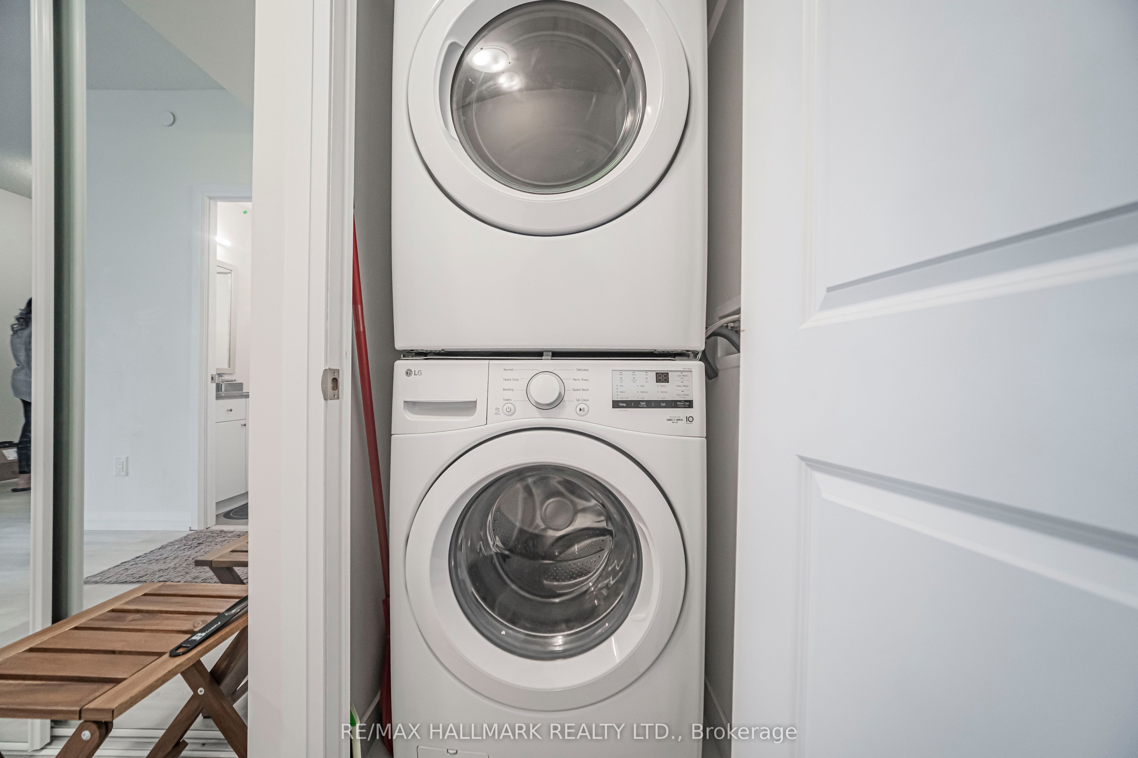 3260 Sheppard Avenue E 2203 Property Photo 4