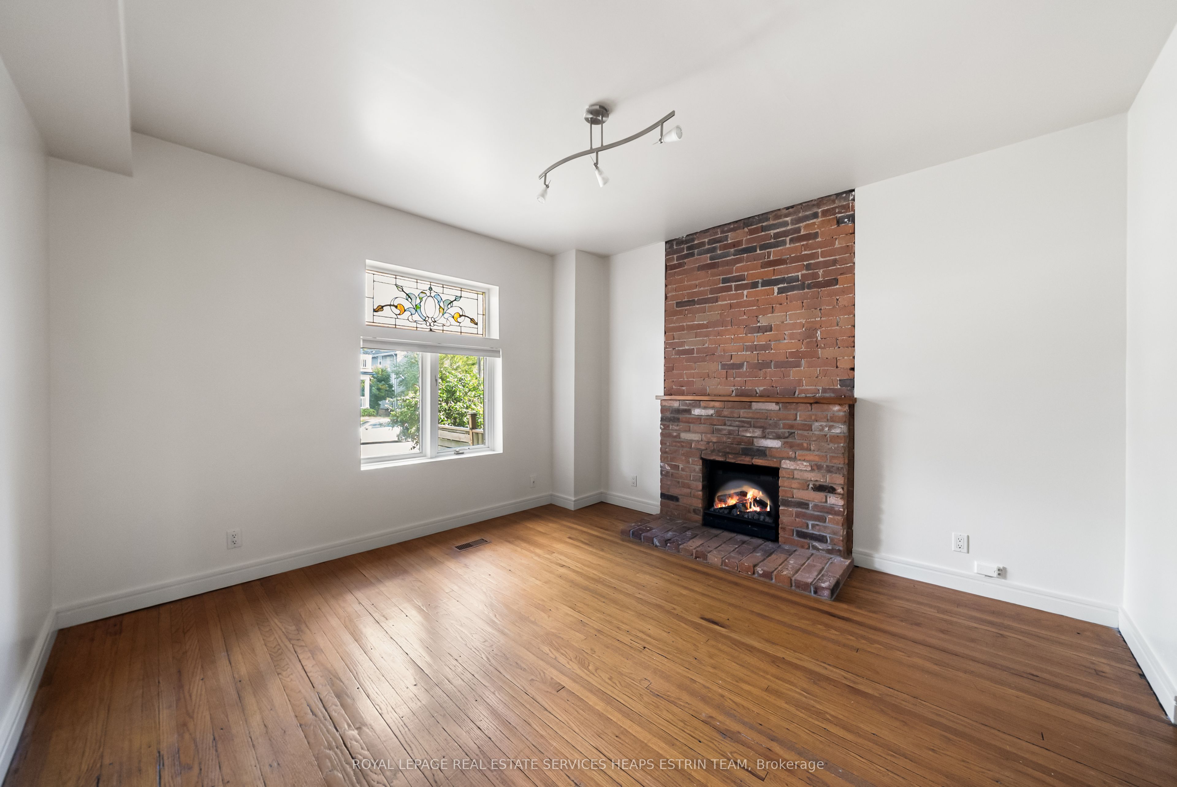 300 Woodbine Avenue Property Photo 4