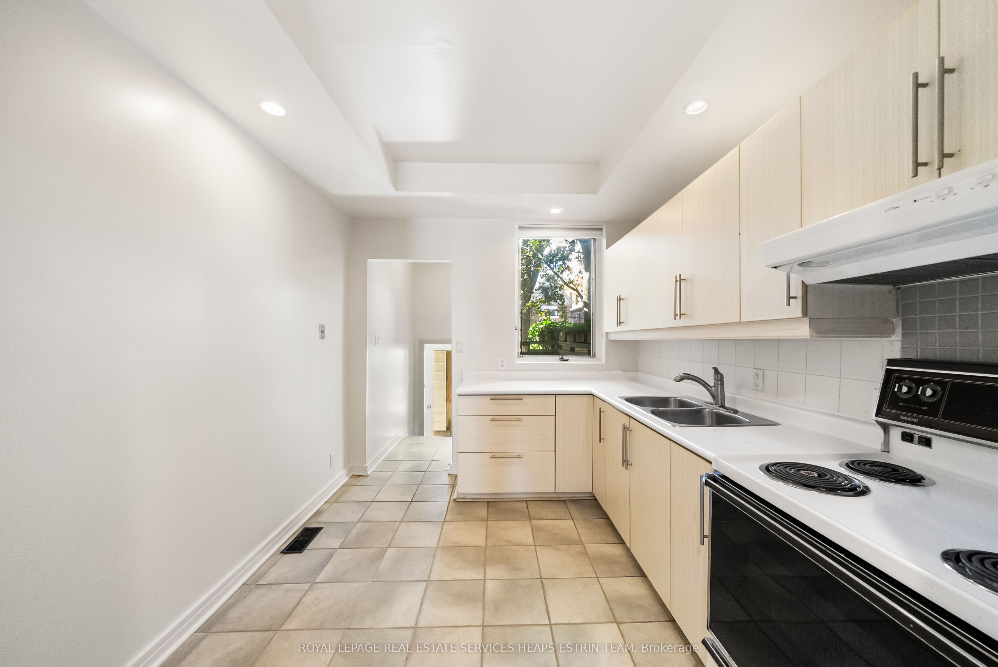 300 Woodbine Avenue Property Photo 8