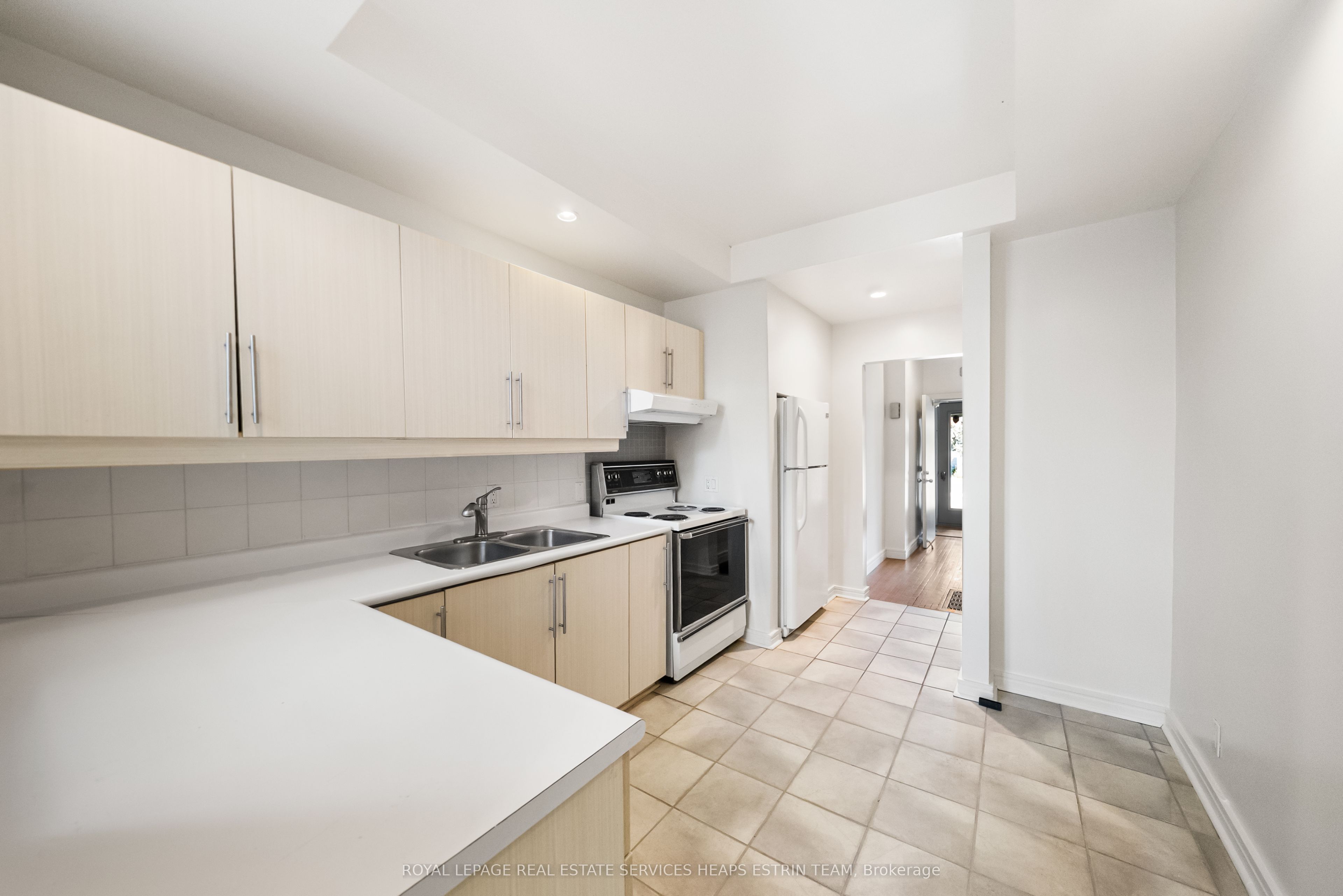 300 Woodbine Avenue Property Photo 9