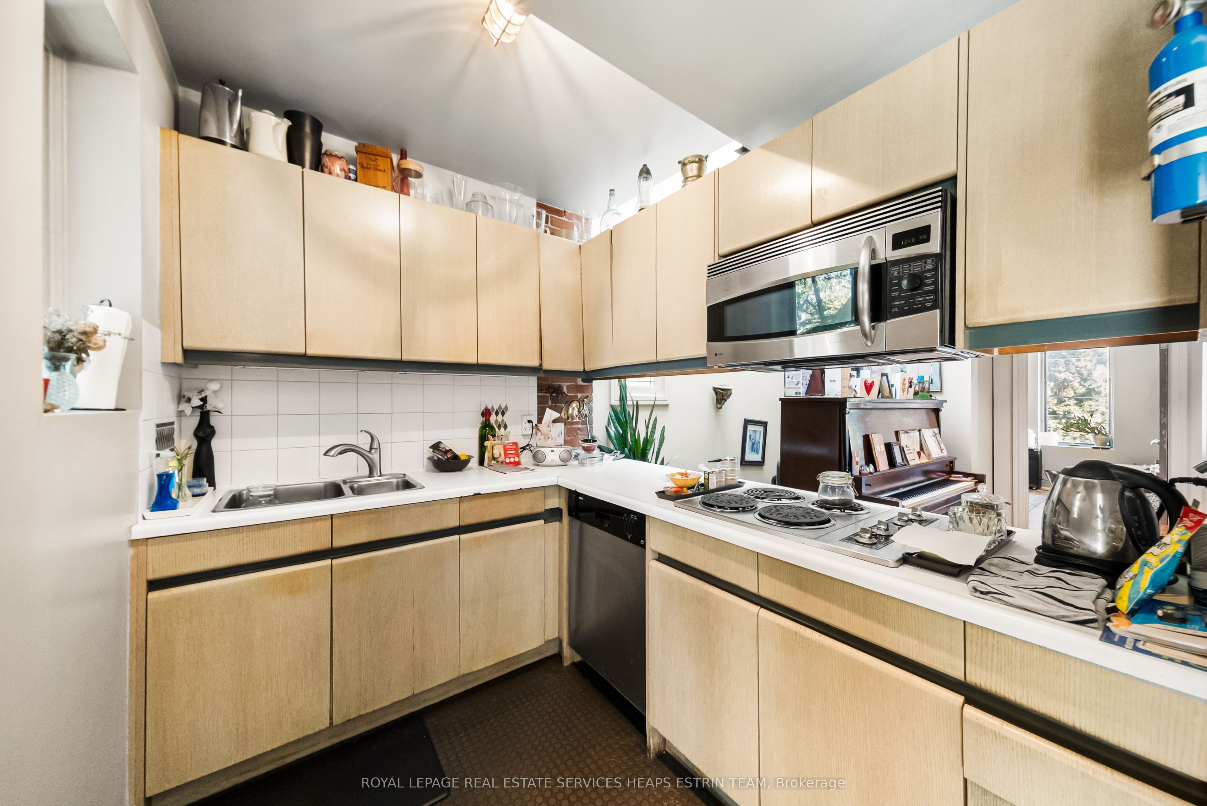300 Woodbine Avenue Property Photo 14