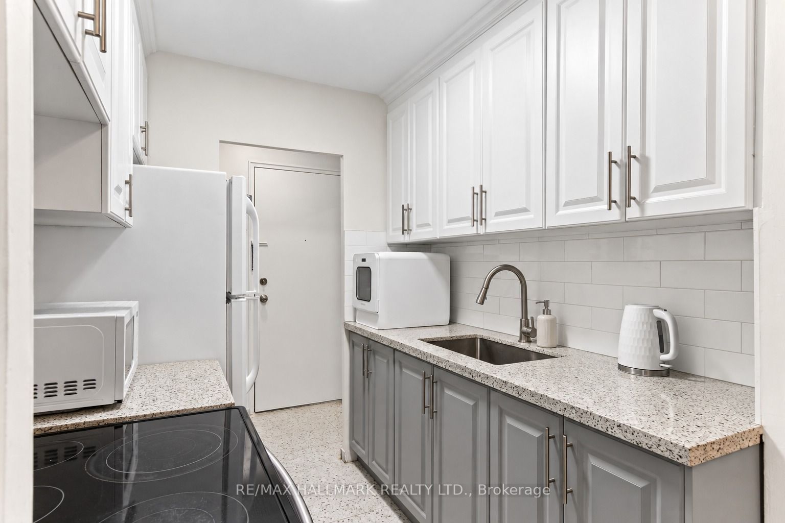 915 Midland Avenue 506 Property Photo 13