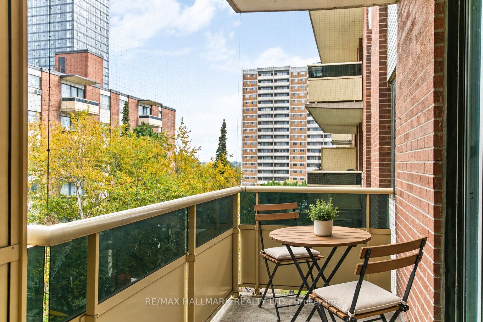 915 Midland Avenue 506 Property Photo 14