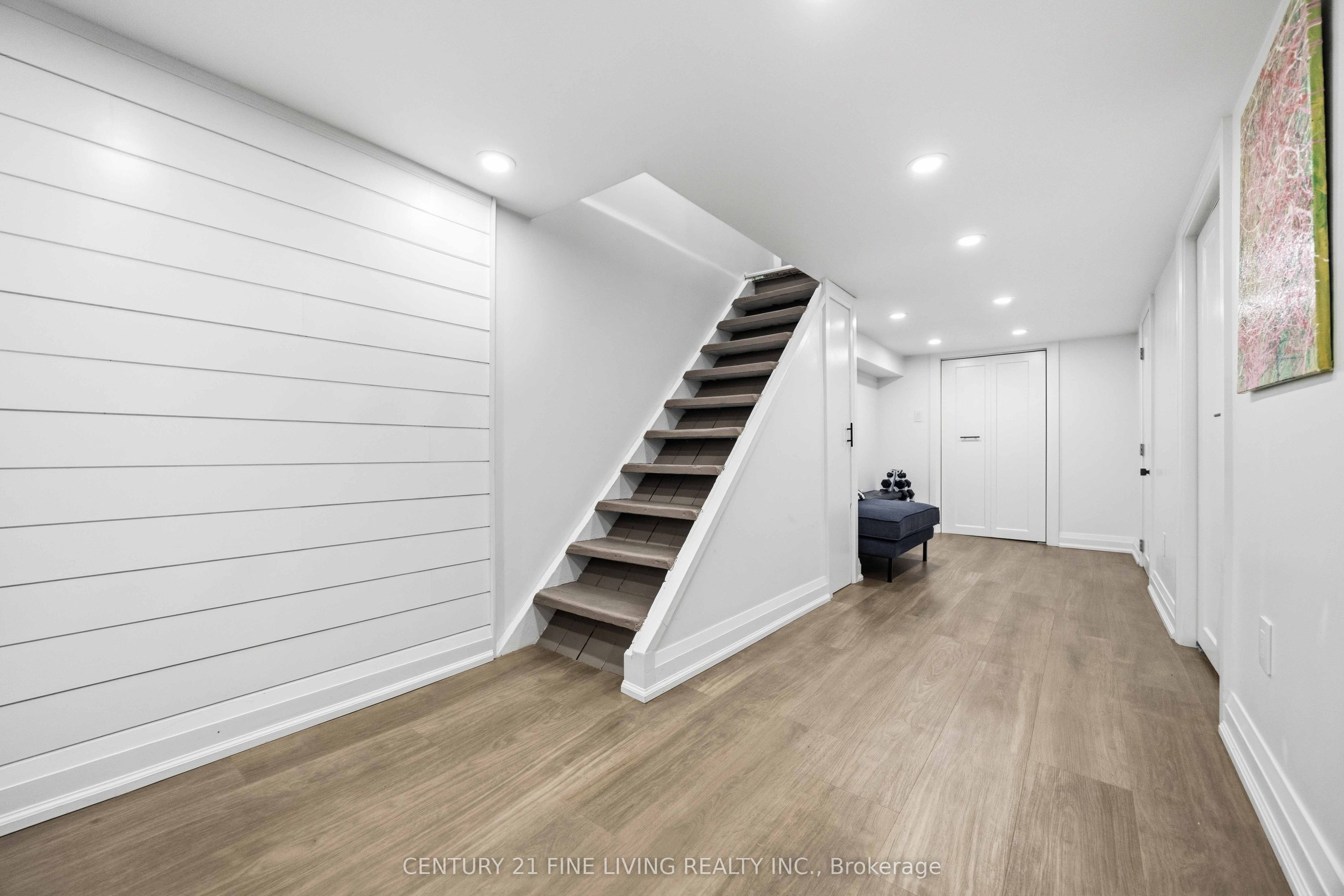 294 Gainsborough Road Property Photo 32
