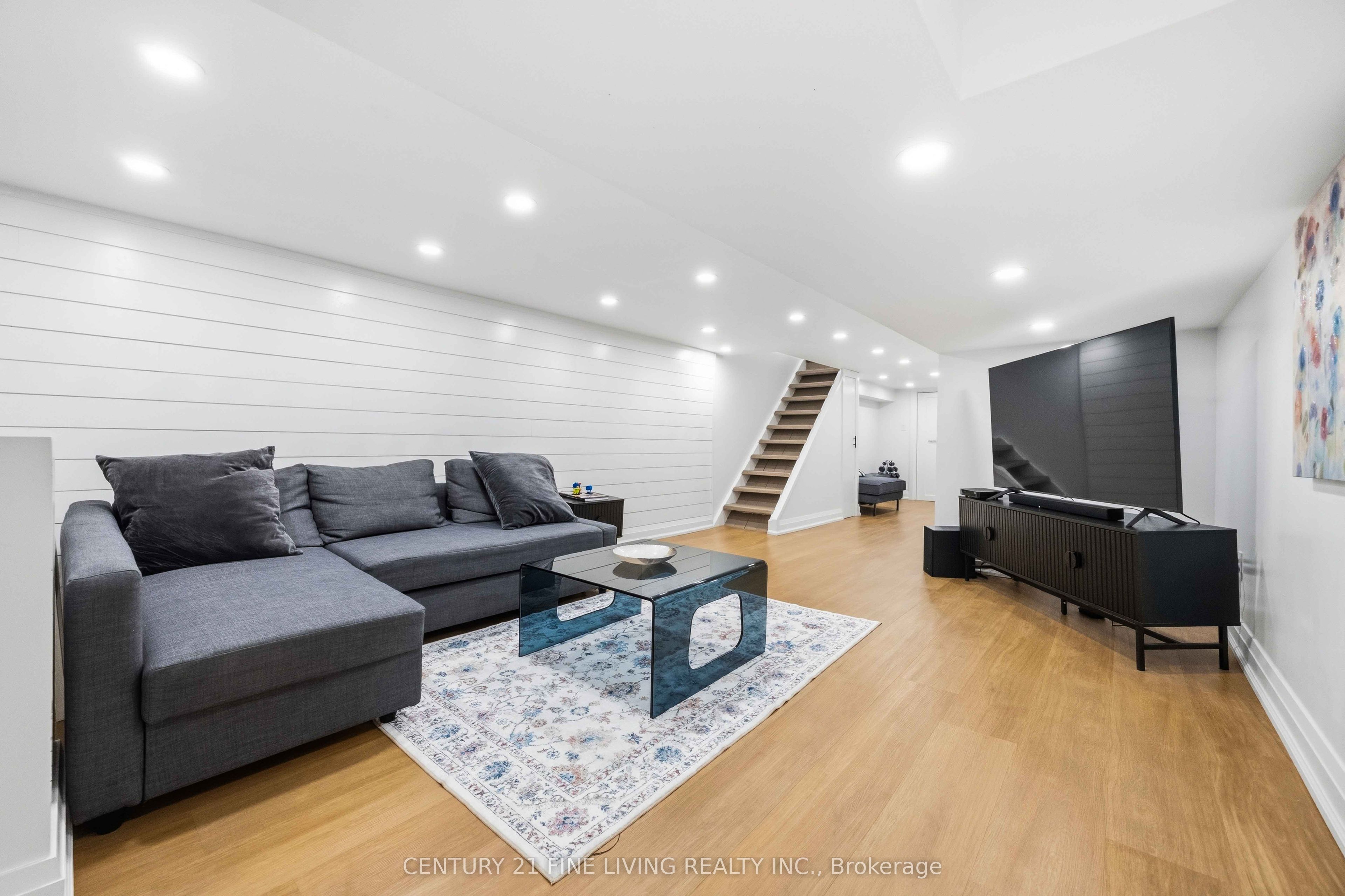 294 Gainsborough Road Property Photo 33