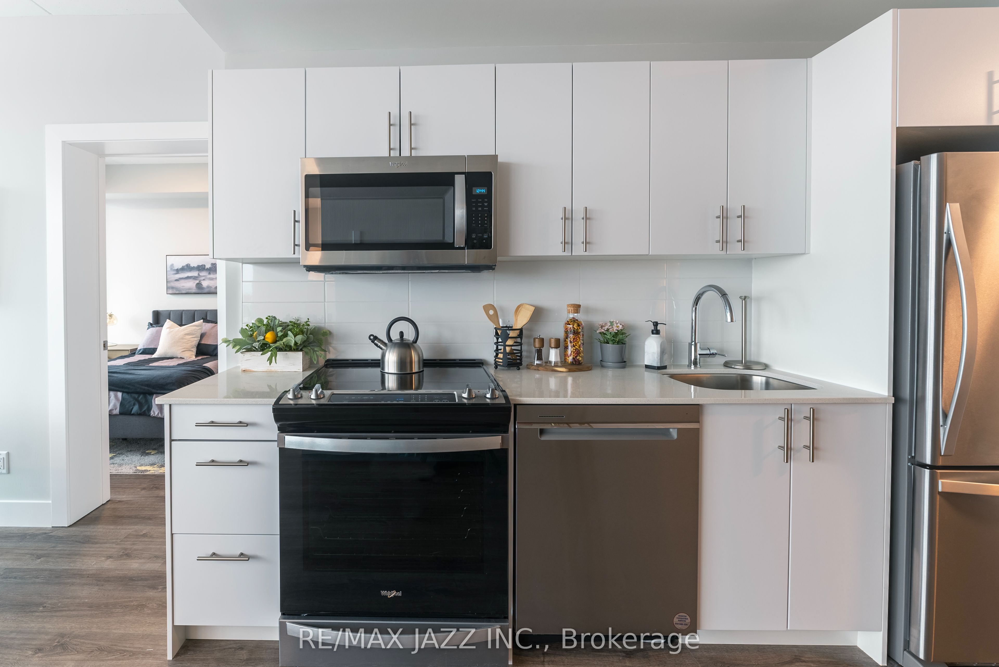 80 Bond Street E 1407 Property Photo 6