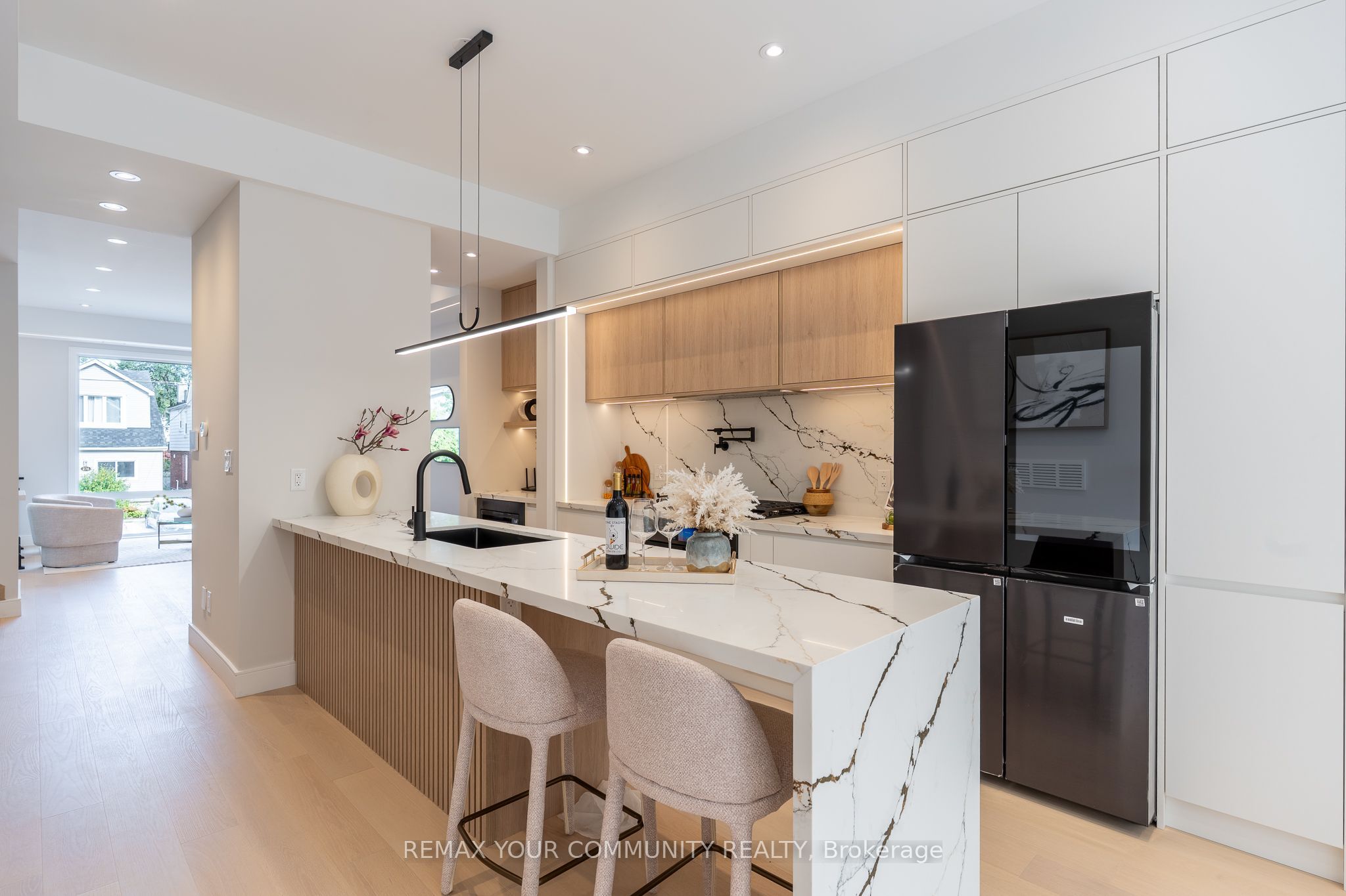 281 Queensdale Avenue Property Photo 13