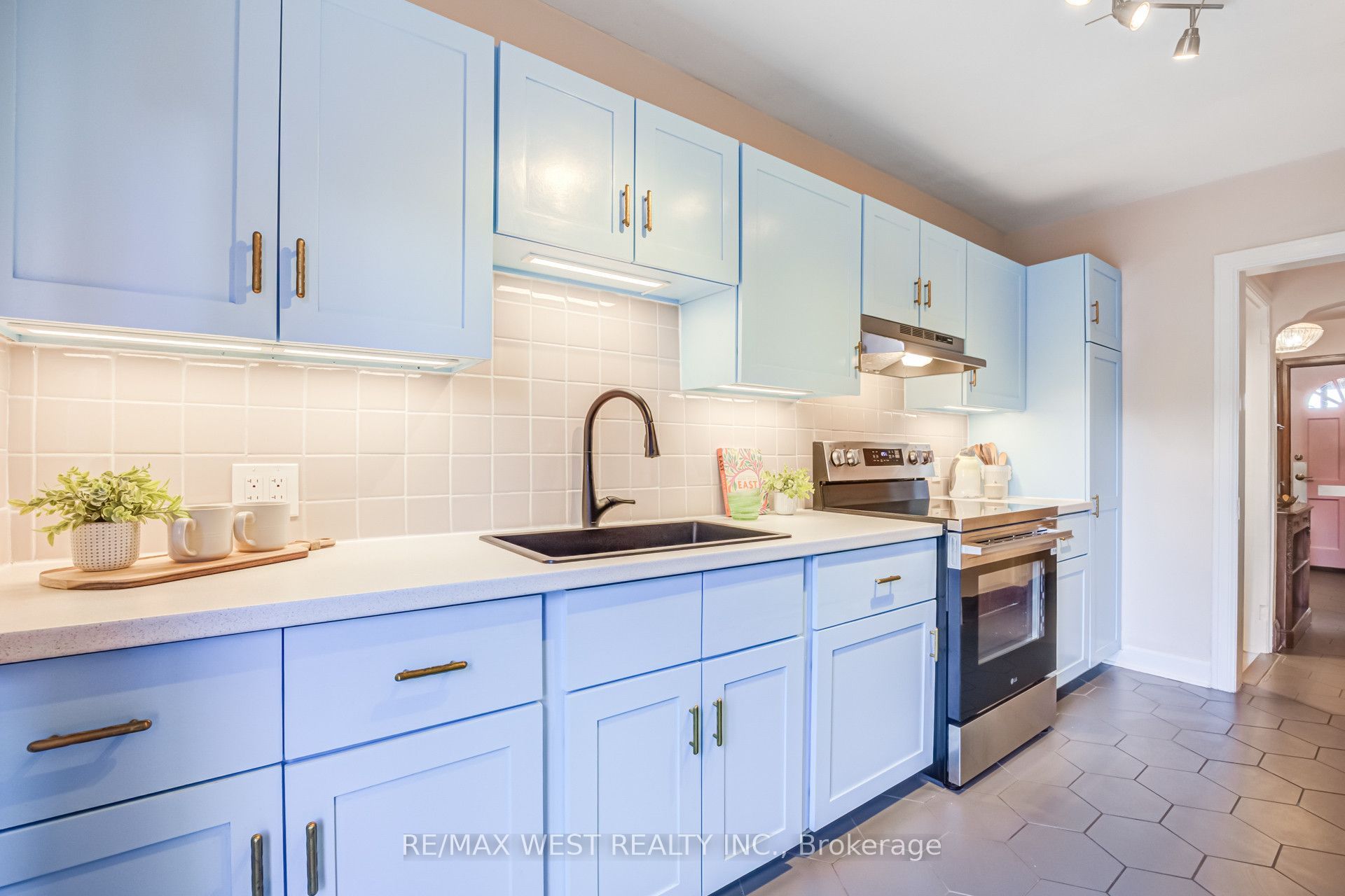 258 O'connor Drive Property Photo 17