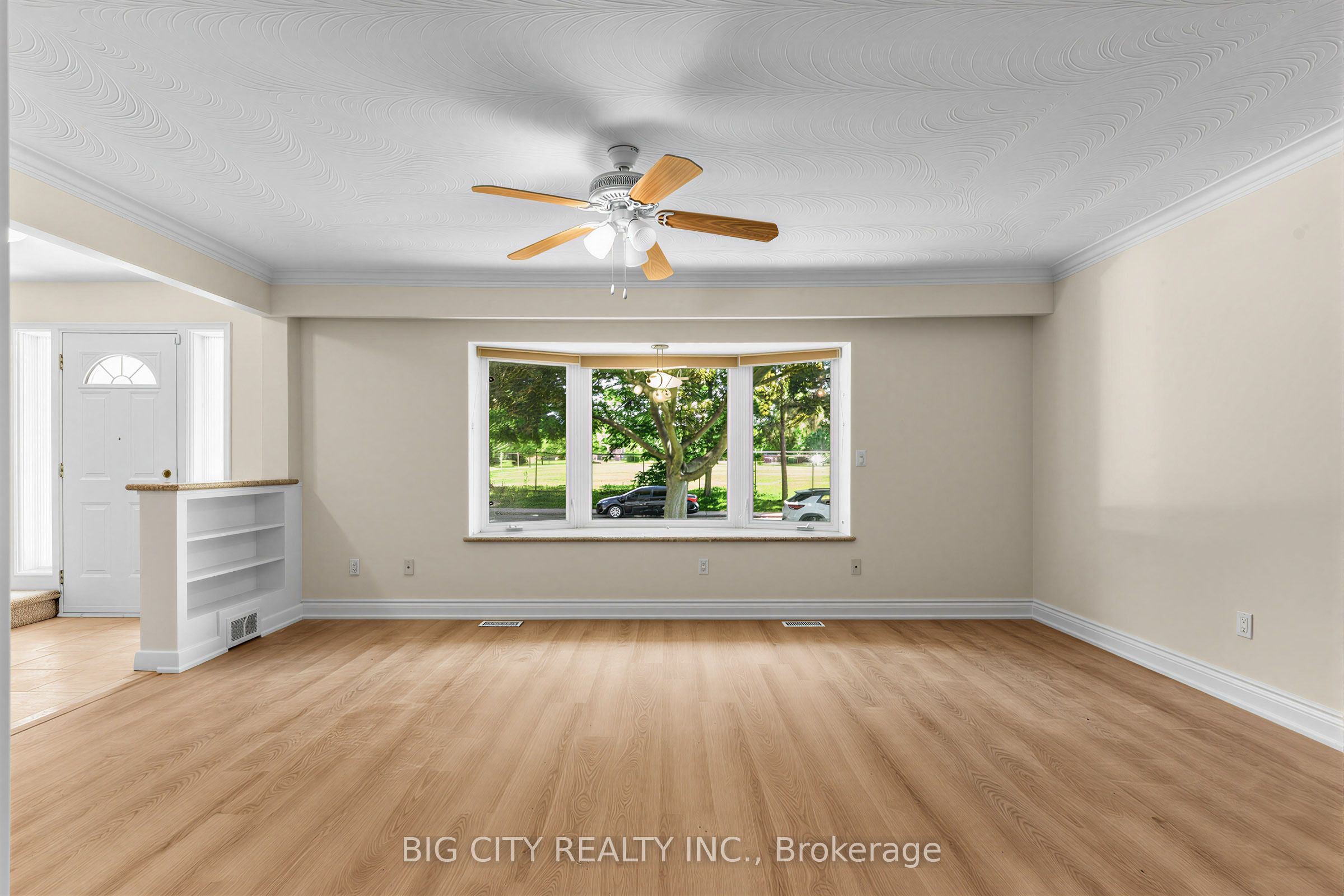 30 Lozoway Drive Main/upper Property Photo 3