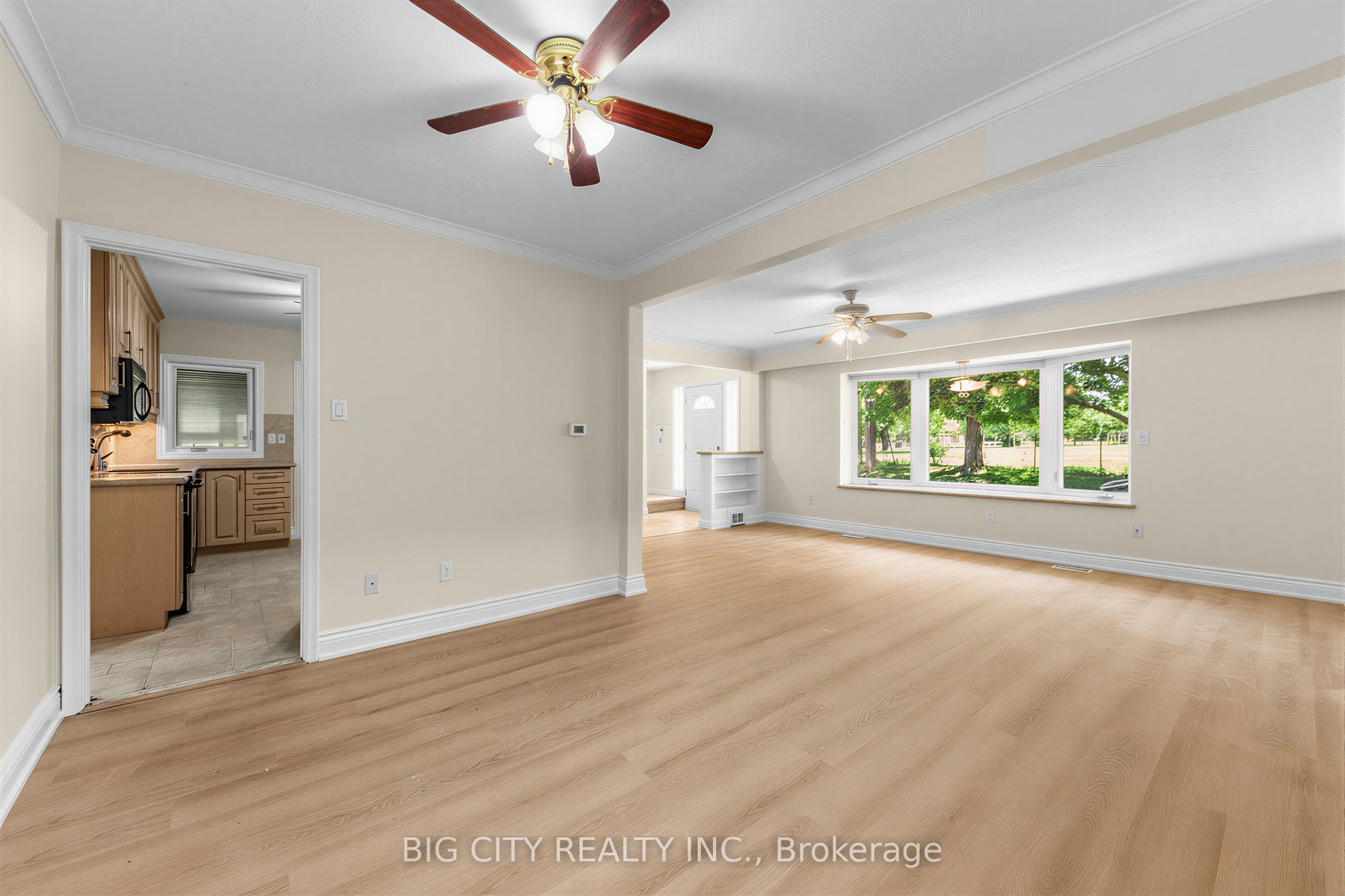 30 Lozoway Drive Main/upper Property Photo 5