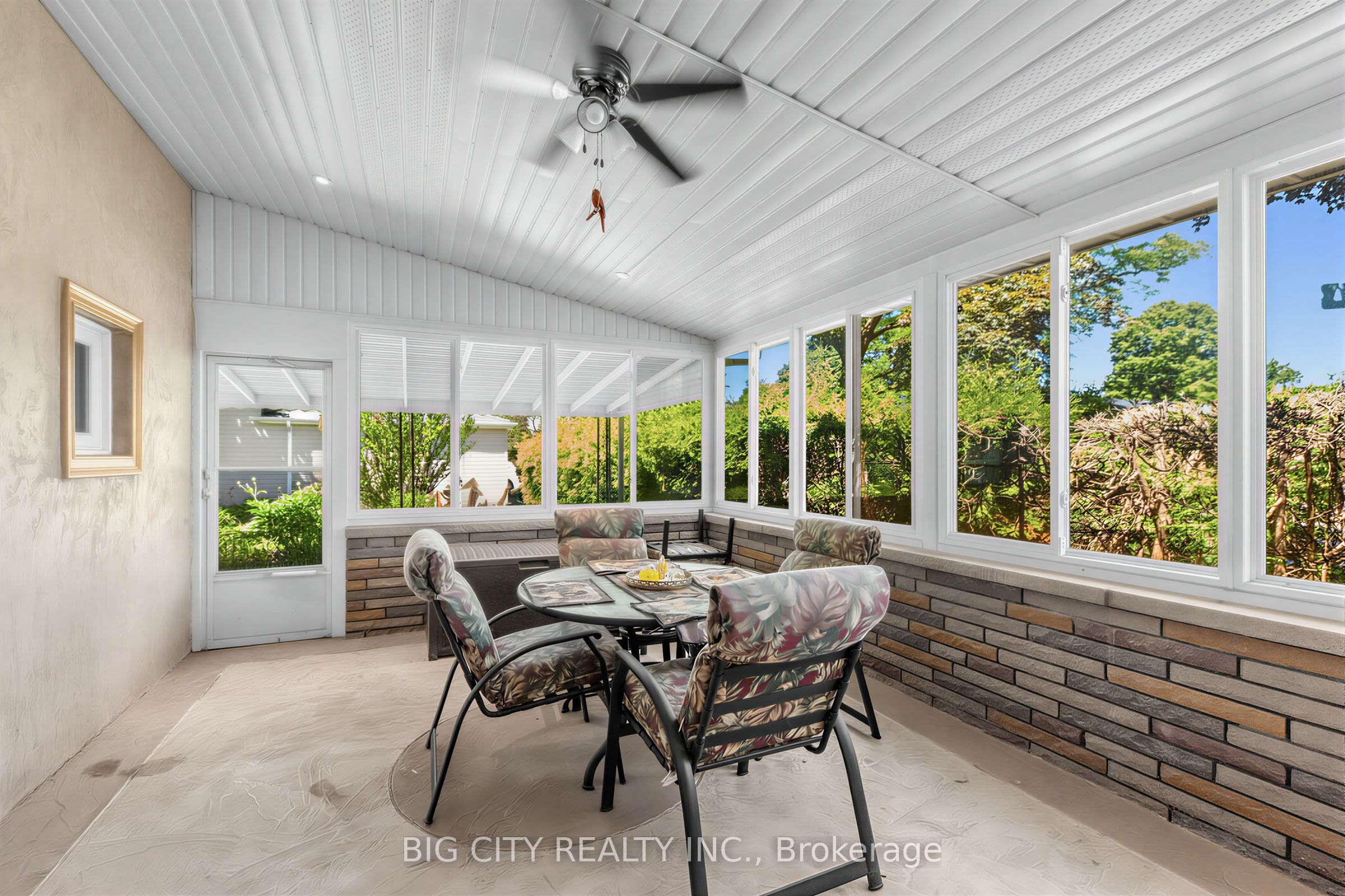 30 Lozoway Drive Main/upper Property Photo 10