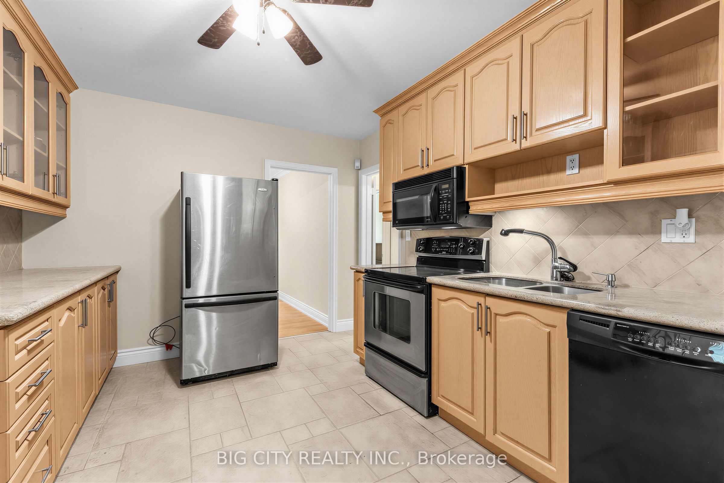 30 Lozoway Drive Main/upper Property Photo 11