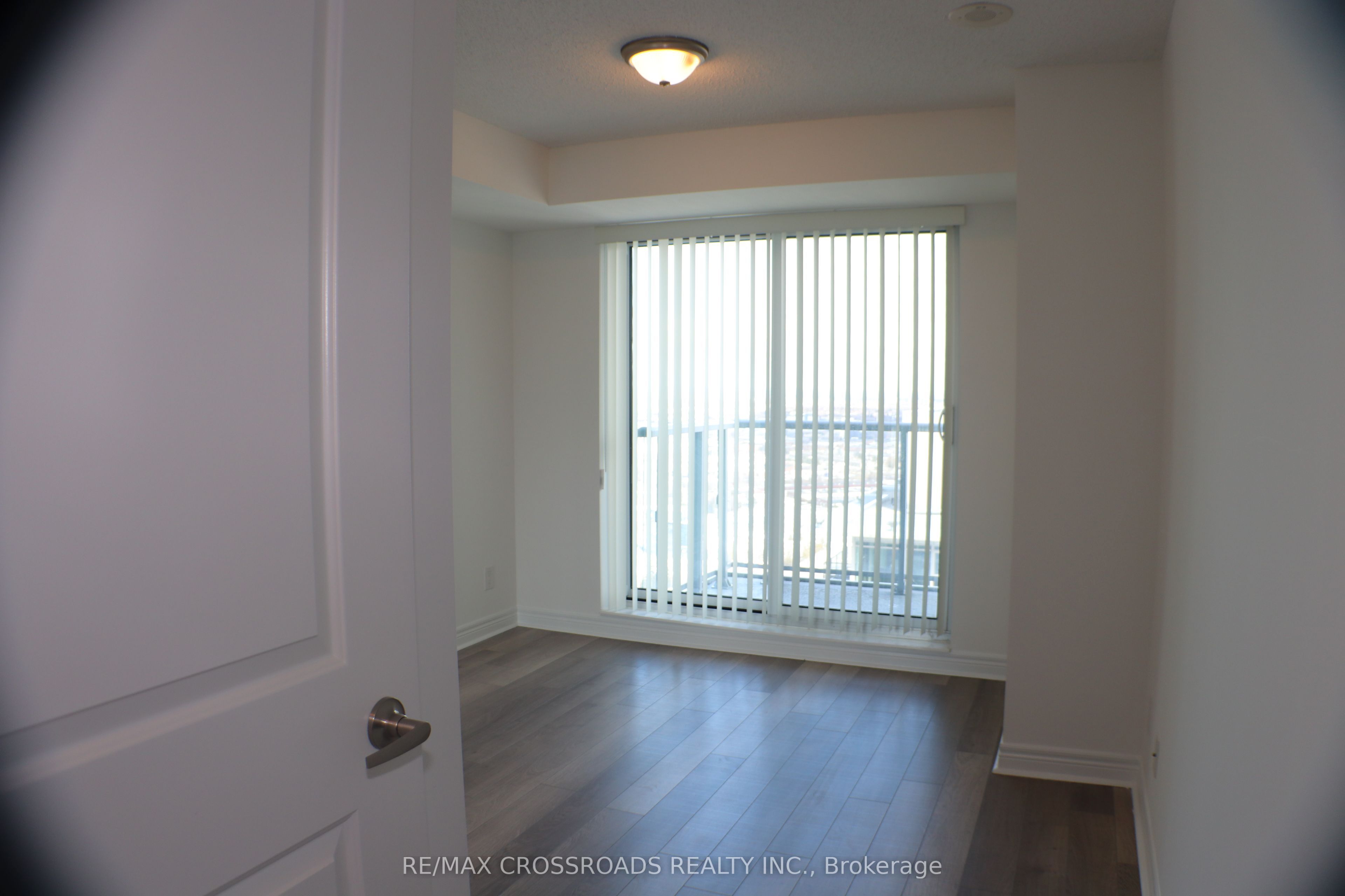 50 Town Centre Court 3309 Property Photo 6