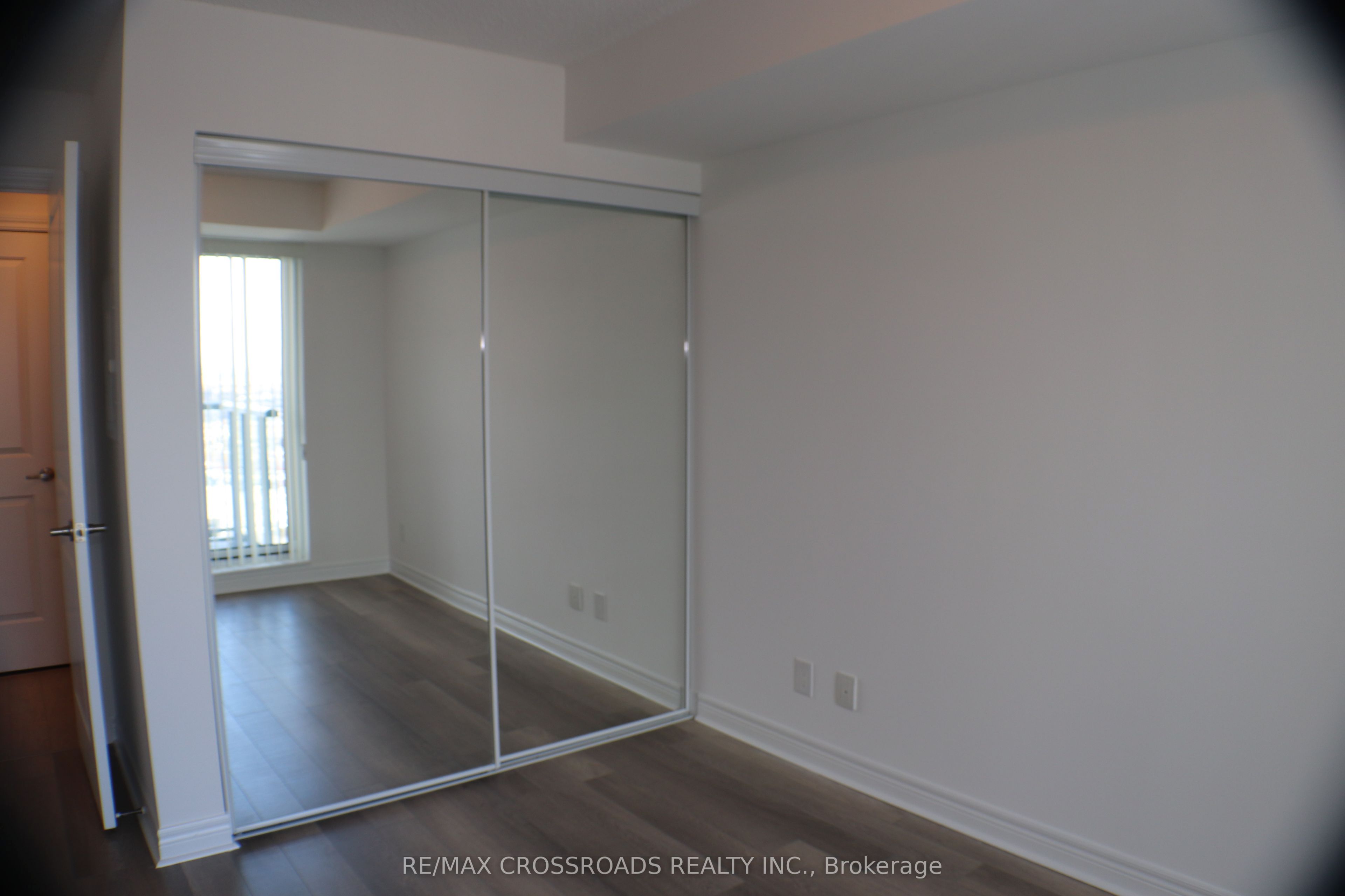 50 Town Centre Court 3309 Property Photo 7
