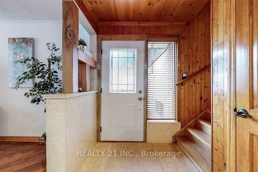 25 Knowlton Drive S Property Photo 4