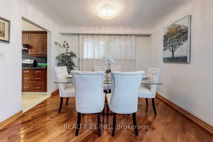 25 Knowlton Drive S Property Photo 8