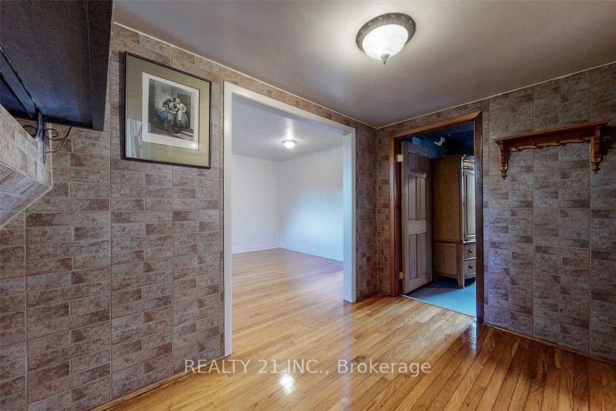 25 Knowlton Drive S Property Photo 12