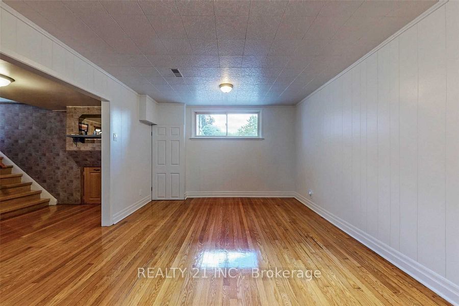 25 Knowlton Drive S Property Photo 13