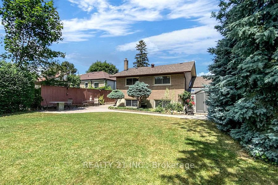 25 Knowlton Drive S Property Photo 16