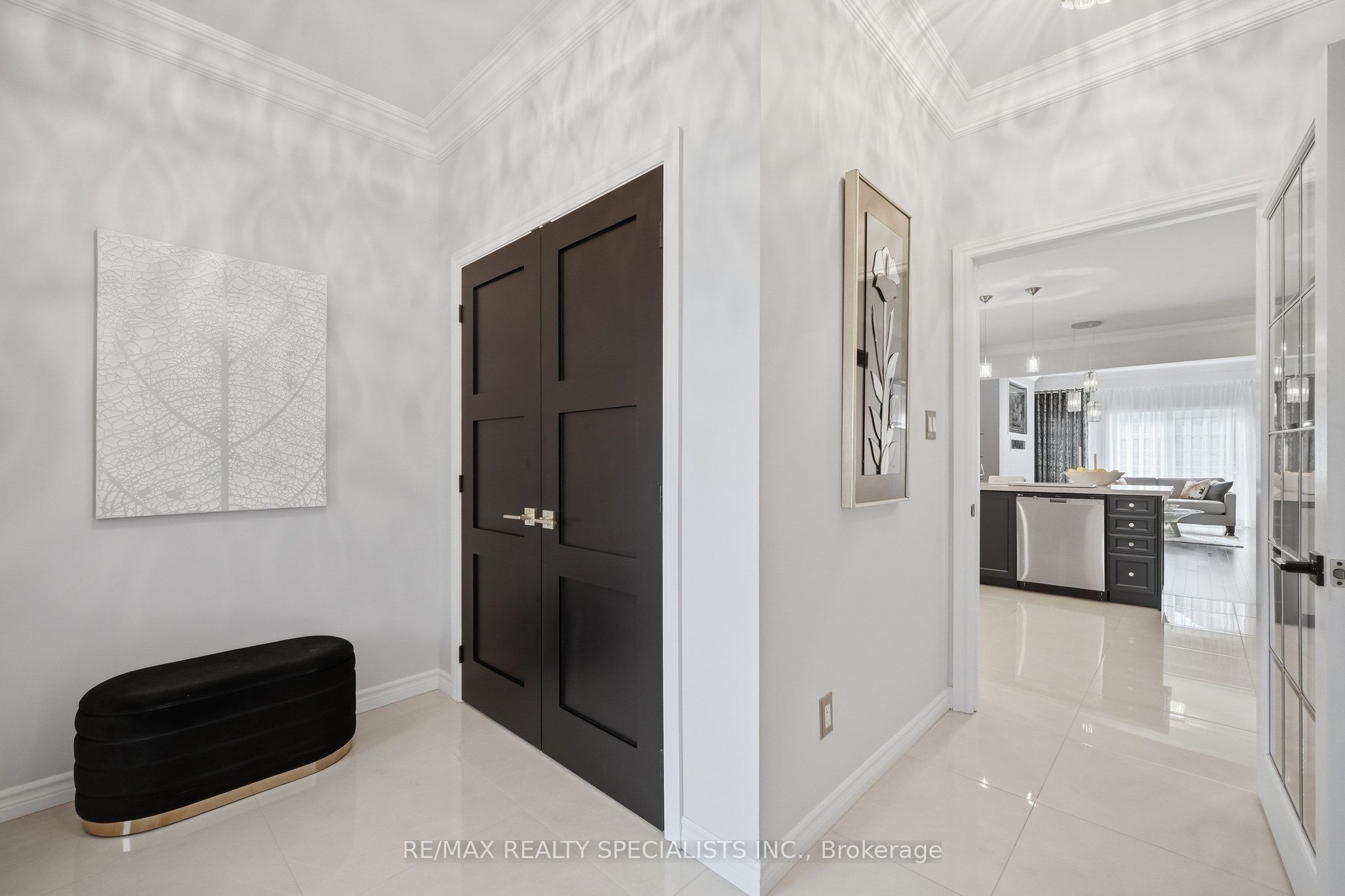 935 Barbados Street Property Photo 6