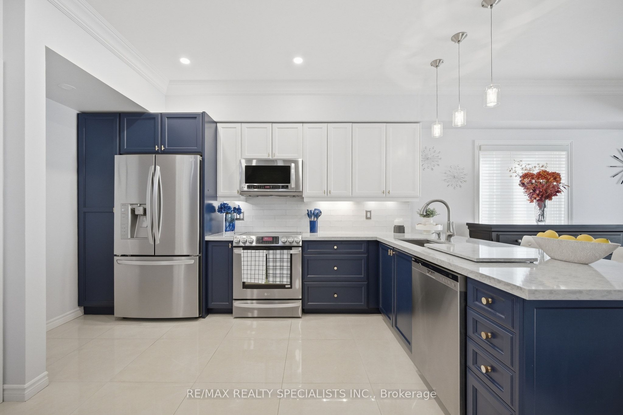 935 Barbados Street Property Photo 8