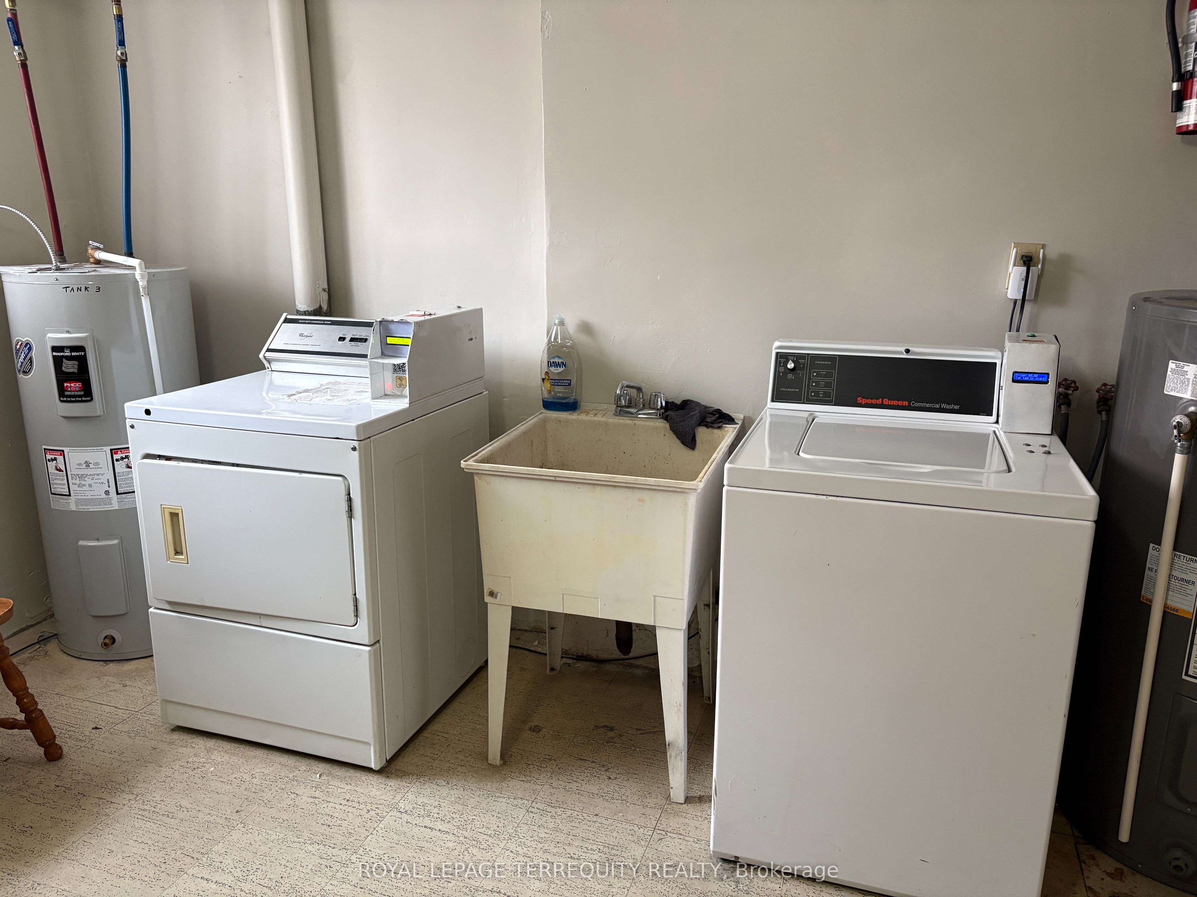 200 Park Road N 101 Property Photo 13