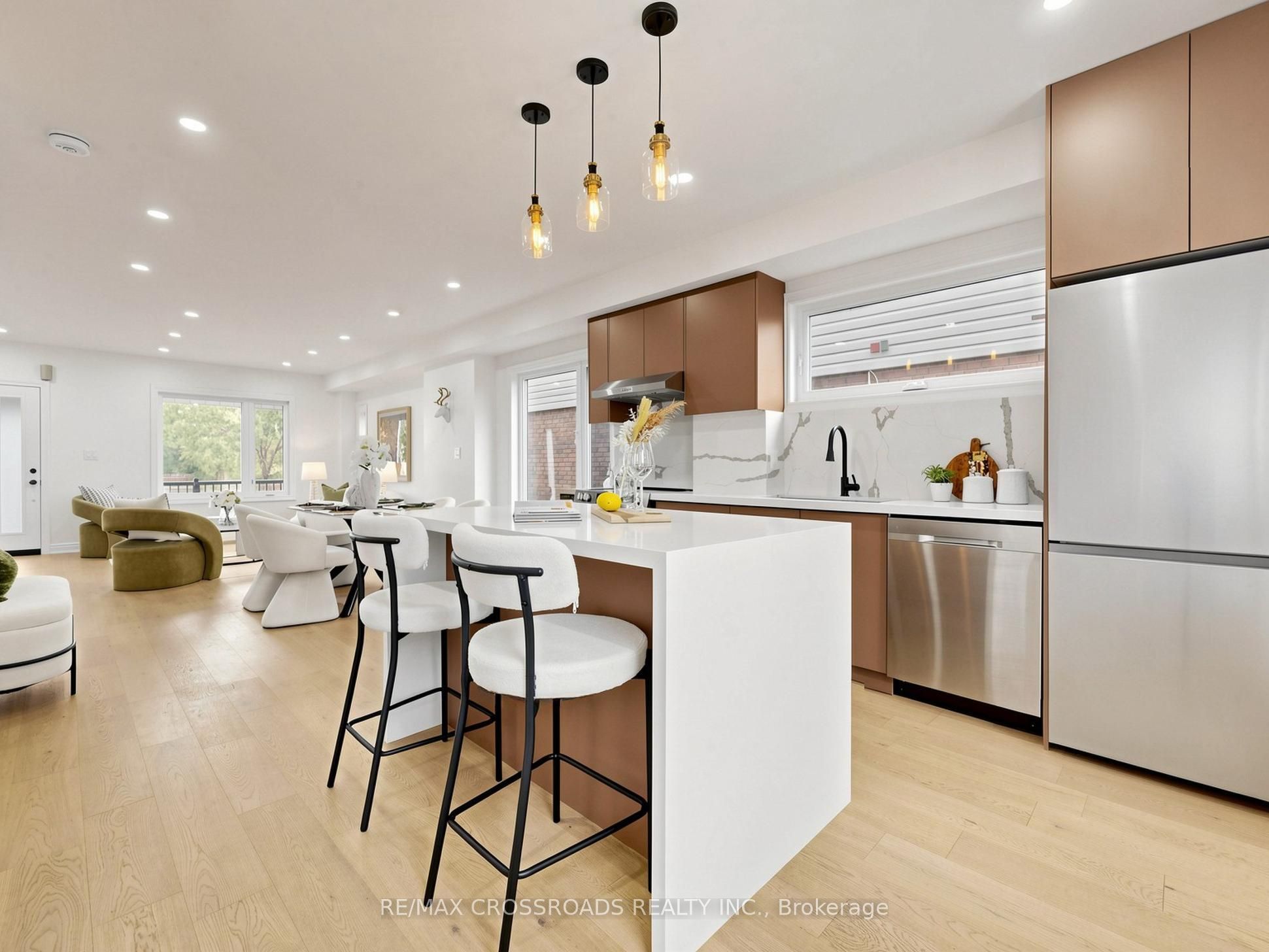 548 Glebeholme Boulevard Property Photo 15