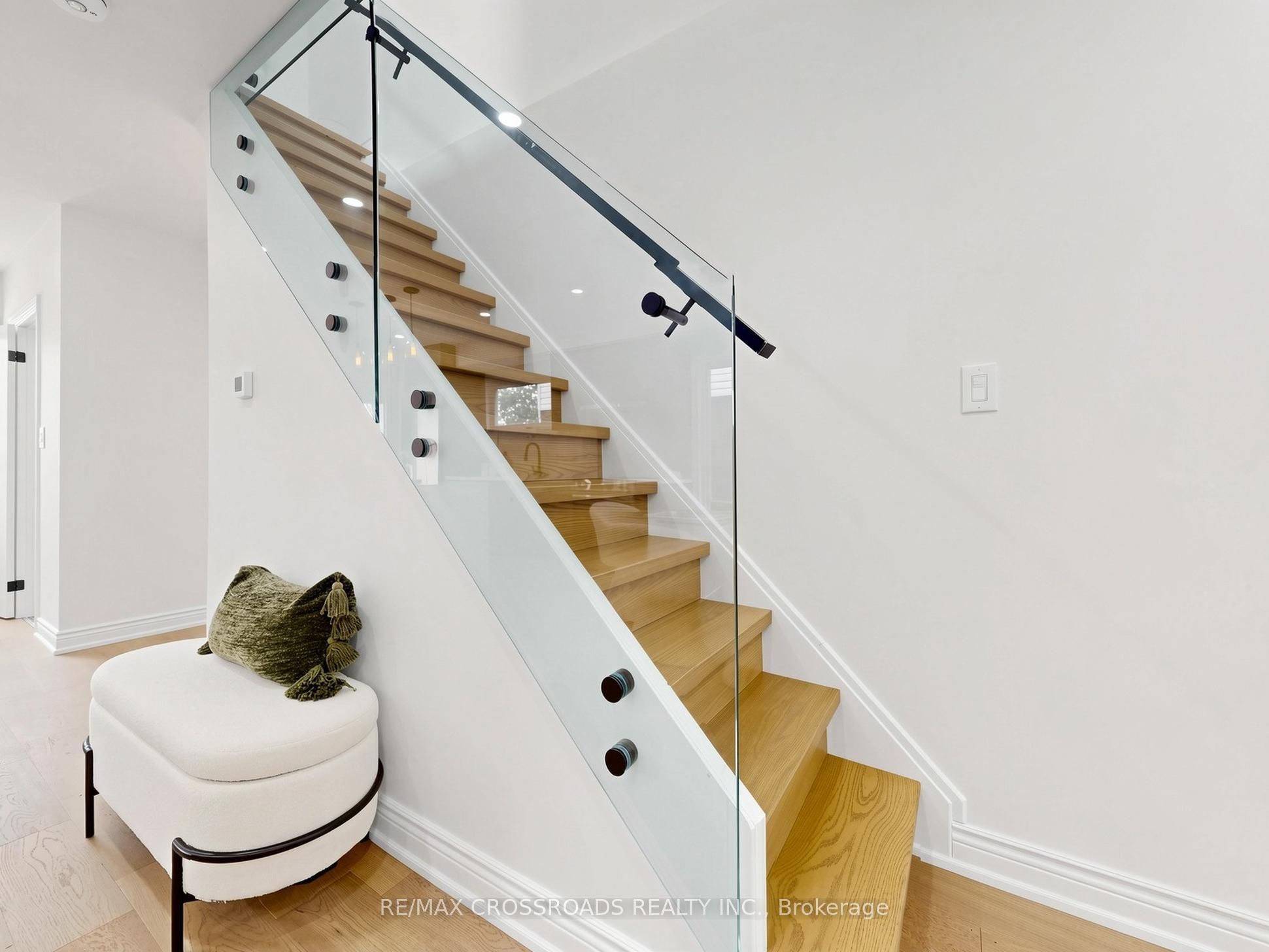 548 Glebeholme Boulevard Property Photo 20