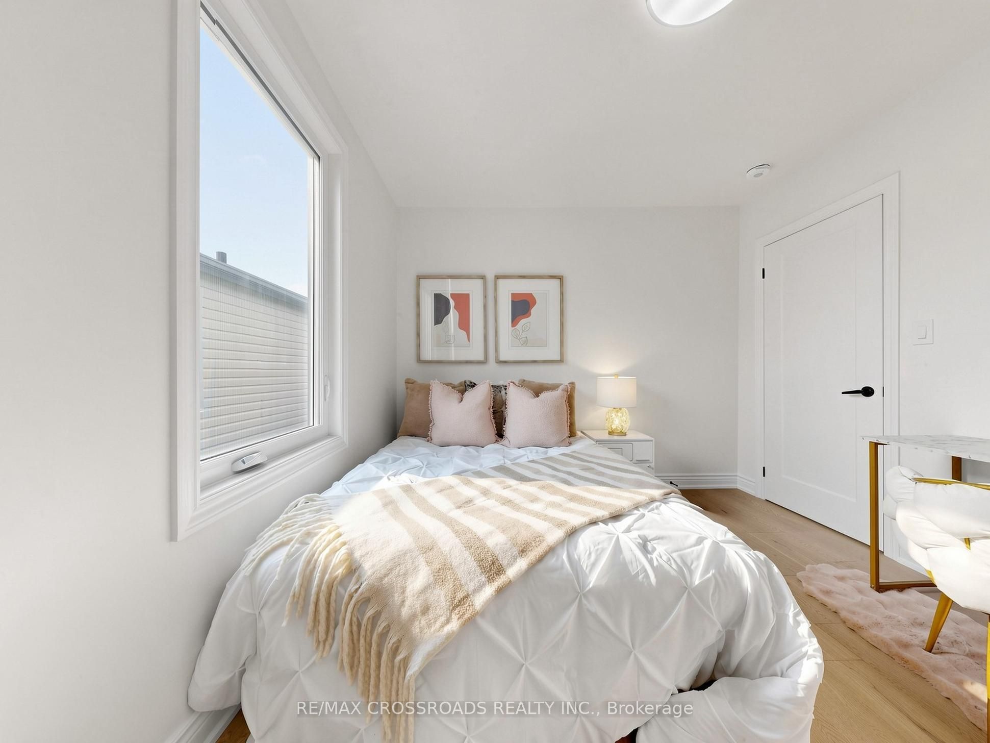 548 Glebeholme Boulevard Property Photo 31