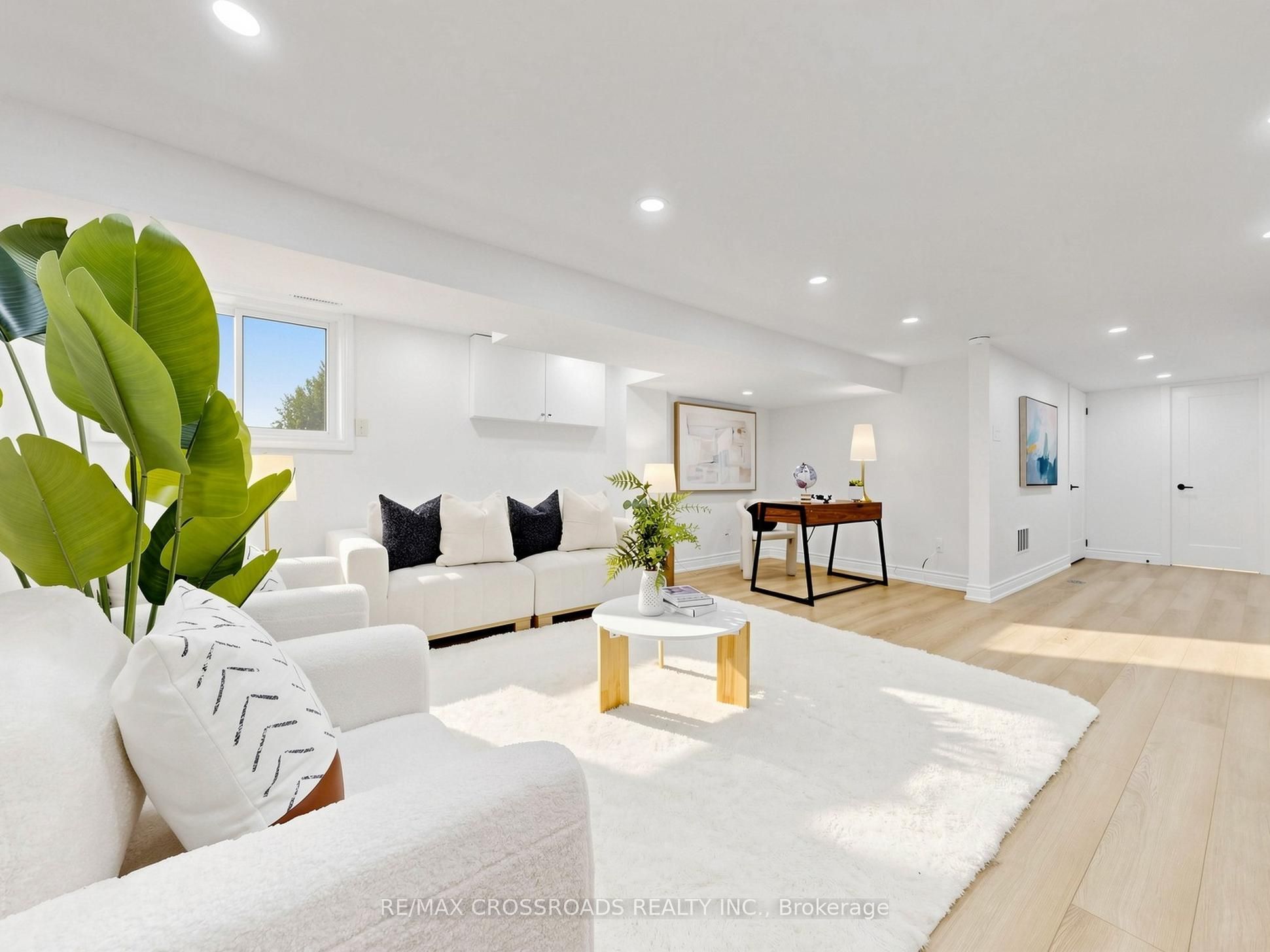 548 Glebeholme Boulevard Property Photo 37