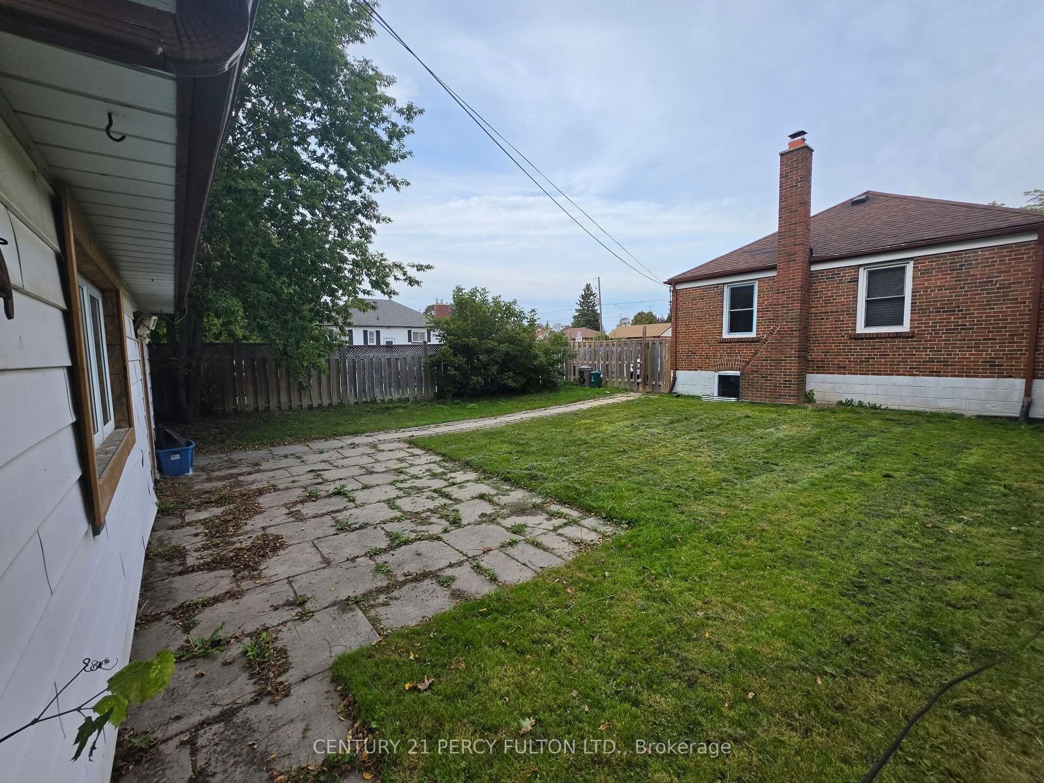 270 Wilson Road S Main Property Photo 2