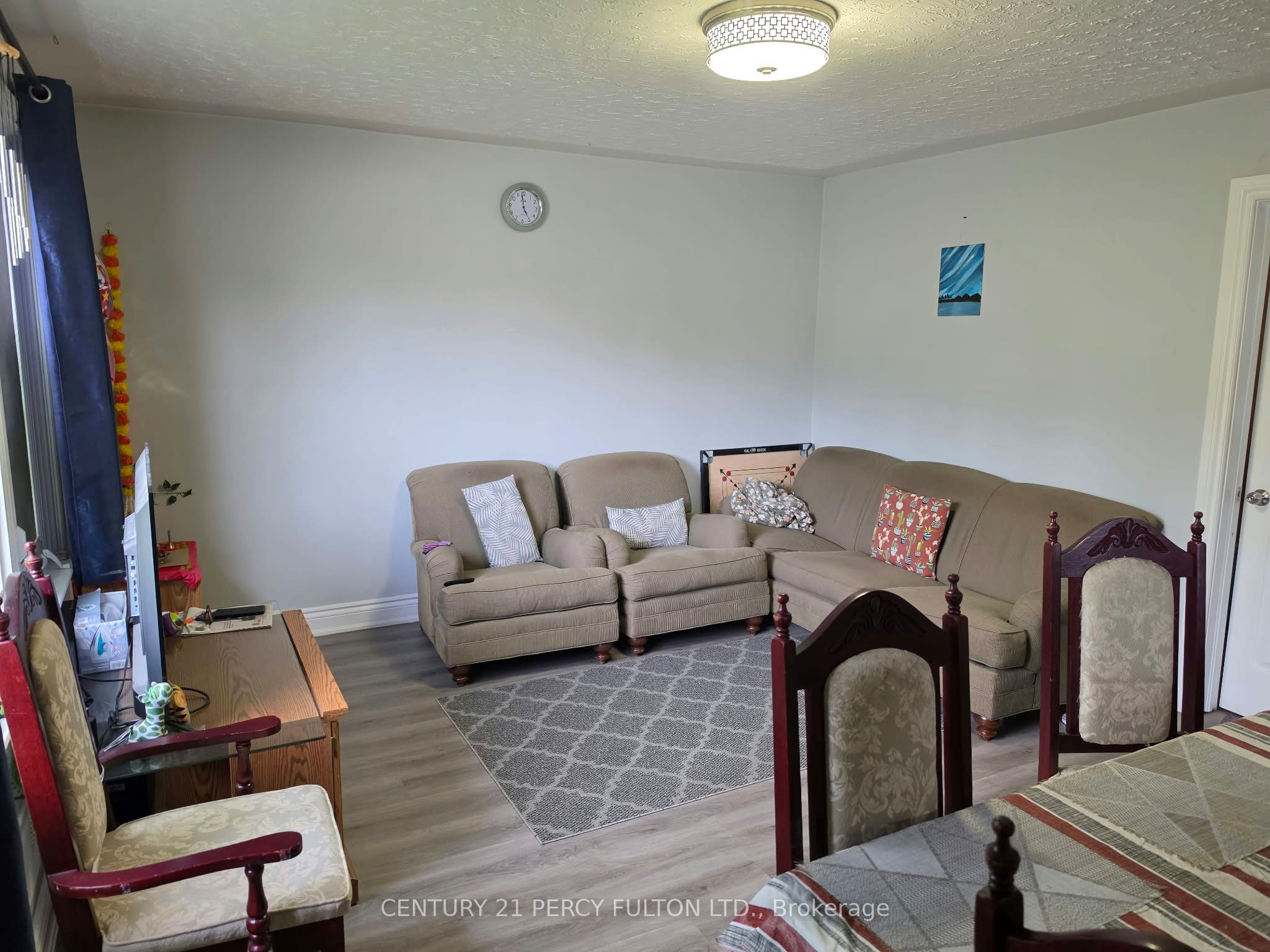 270 Wilson Road S Main Property Photo 11
