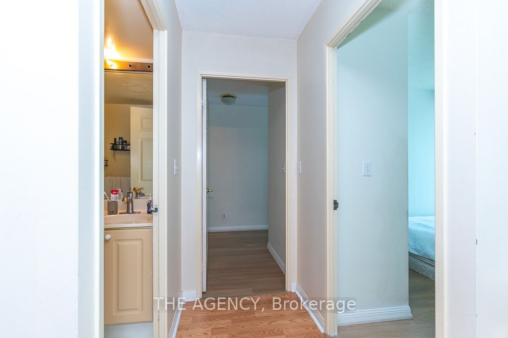 18 Lee Centre Drive 903 Property Photo 7