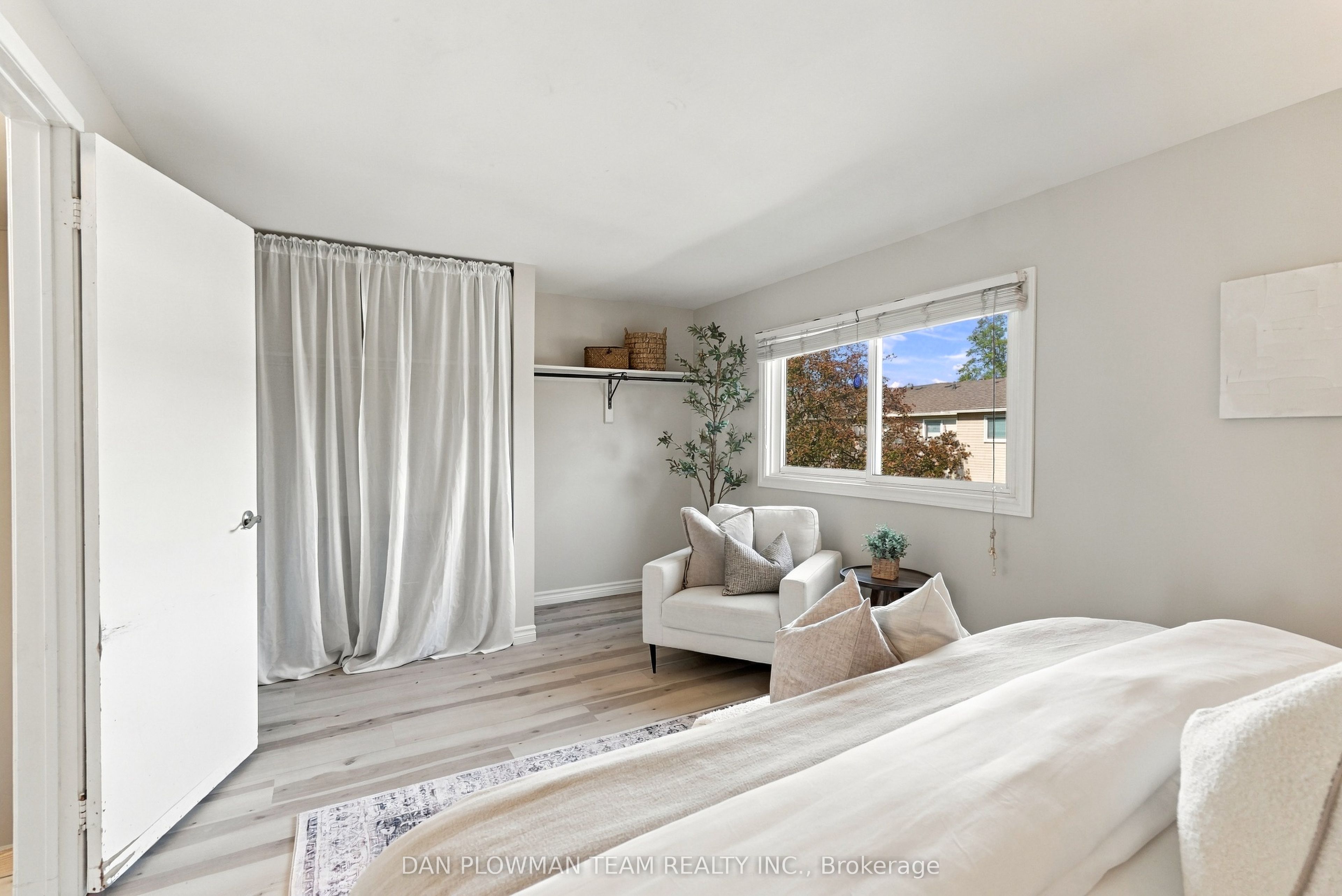 1133 Ritson Road N 81 Property Photo 20