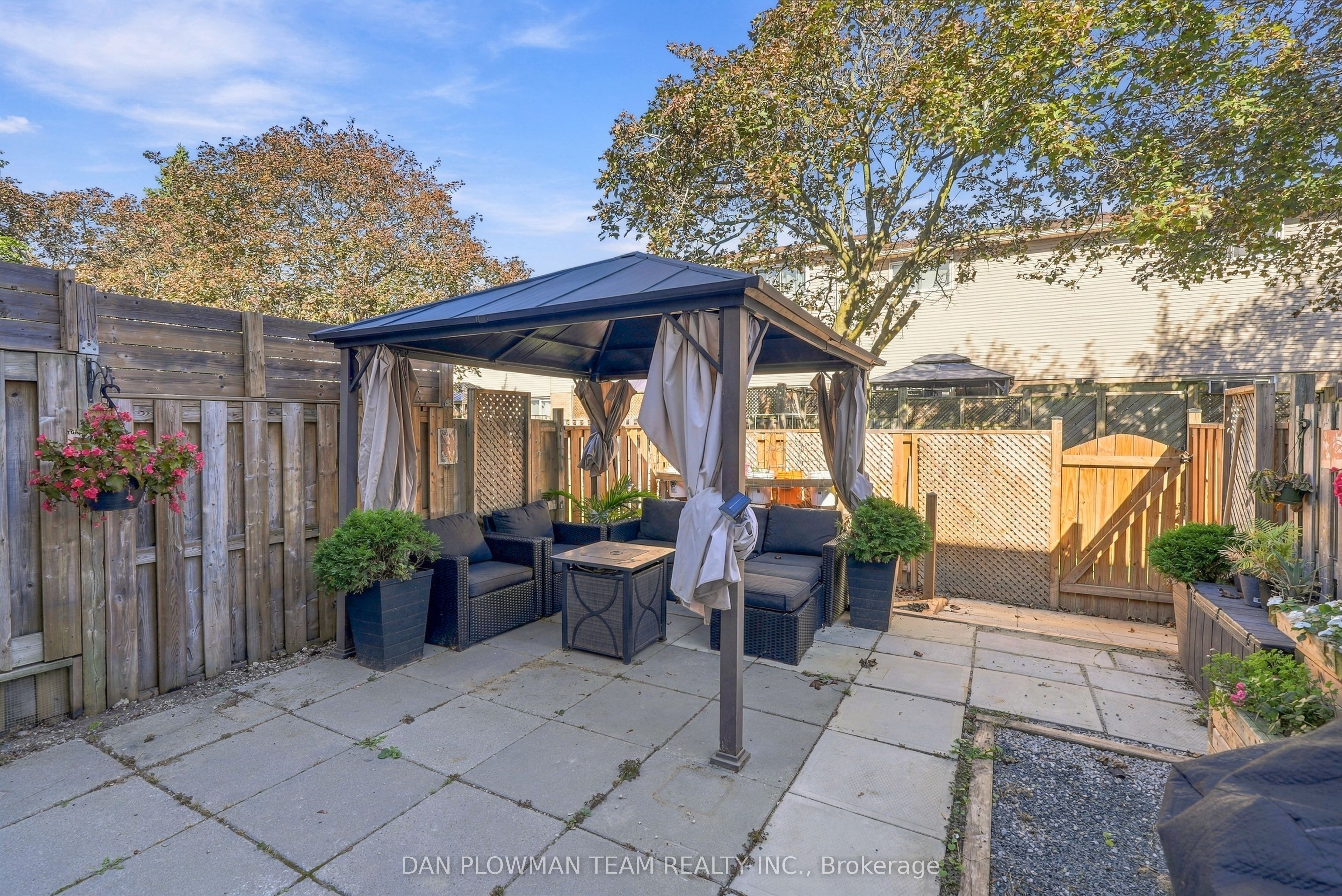 1133 Ritson Road N 81 Property Photo 32