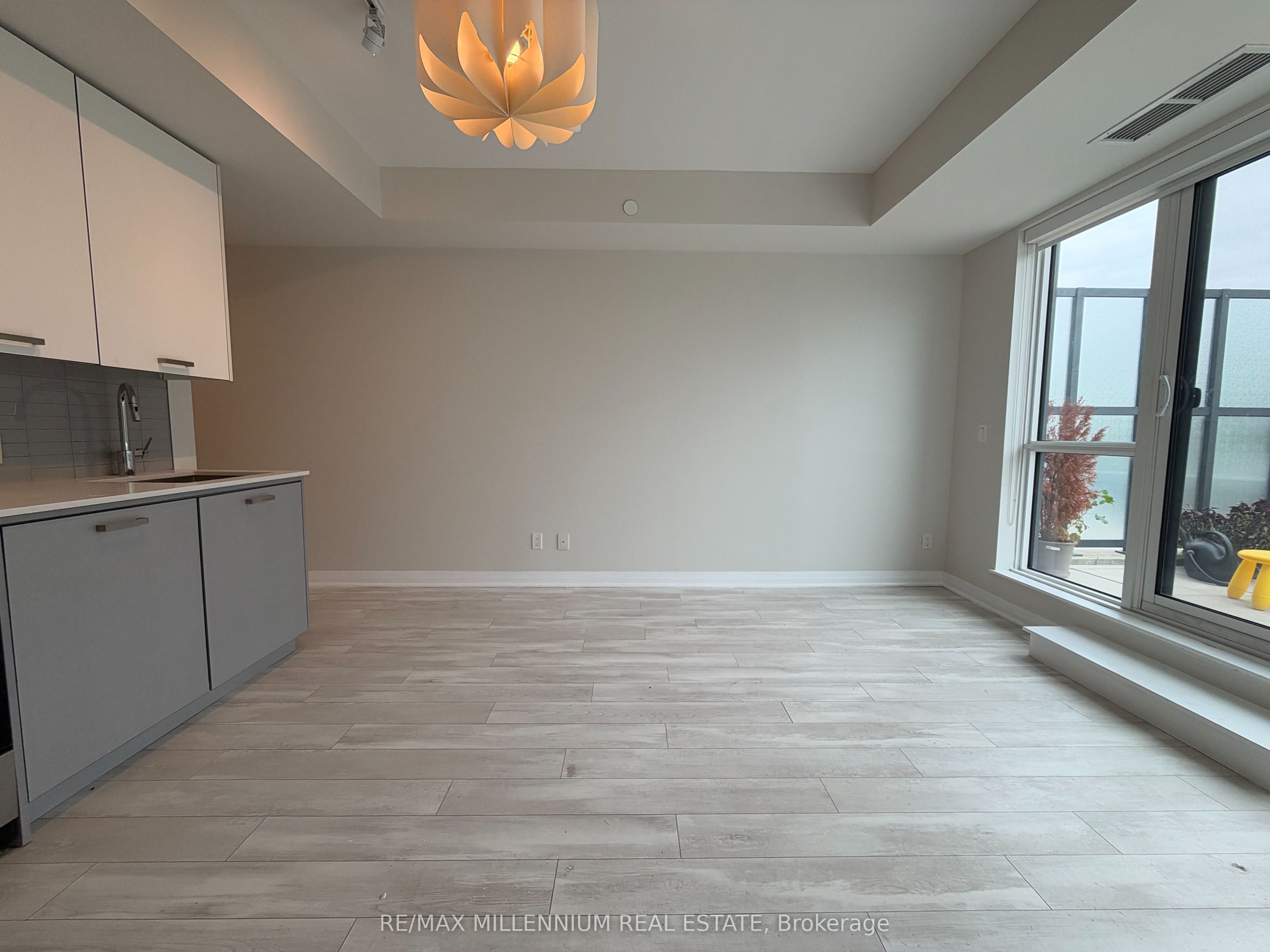 1630 Queen Street E 608 Property Photo 9