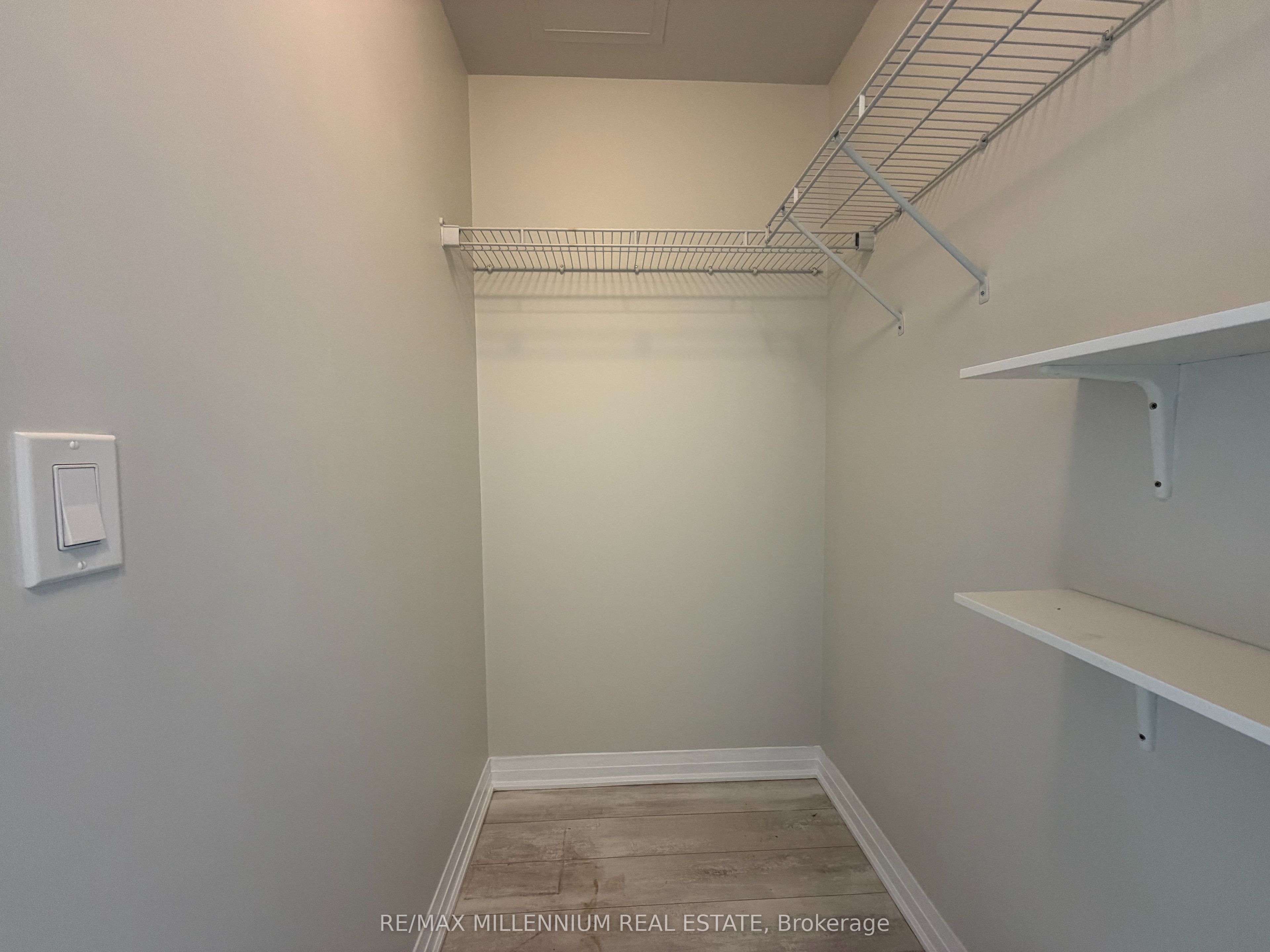 1630 Queen Street E 608 Property Photo 12