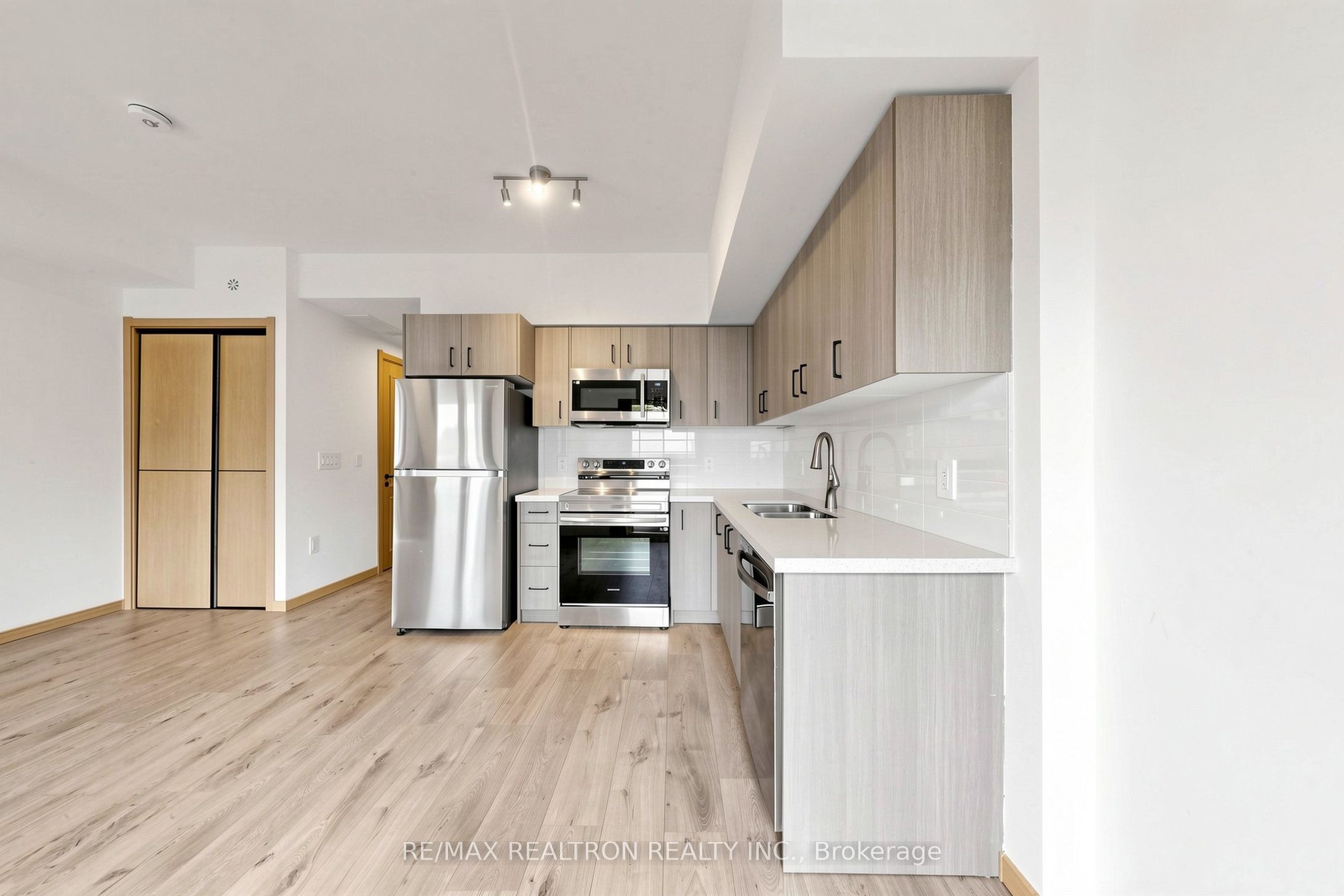 3423 Sheppard Avenue E 307 Property Photo 9