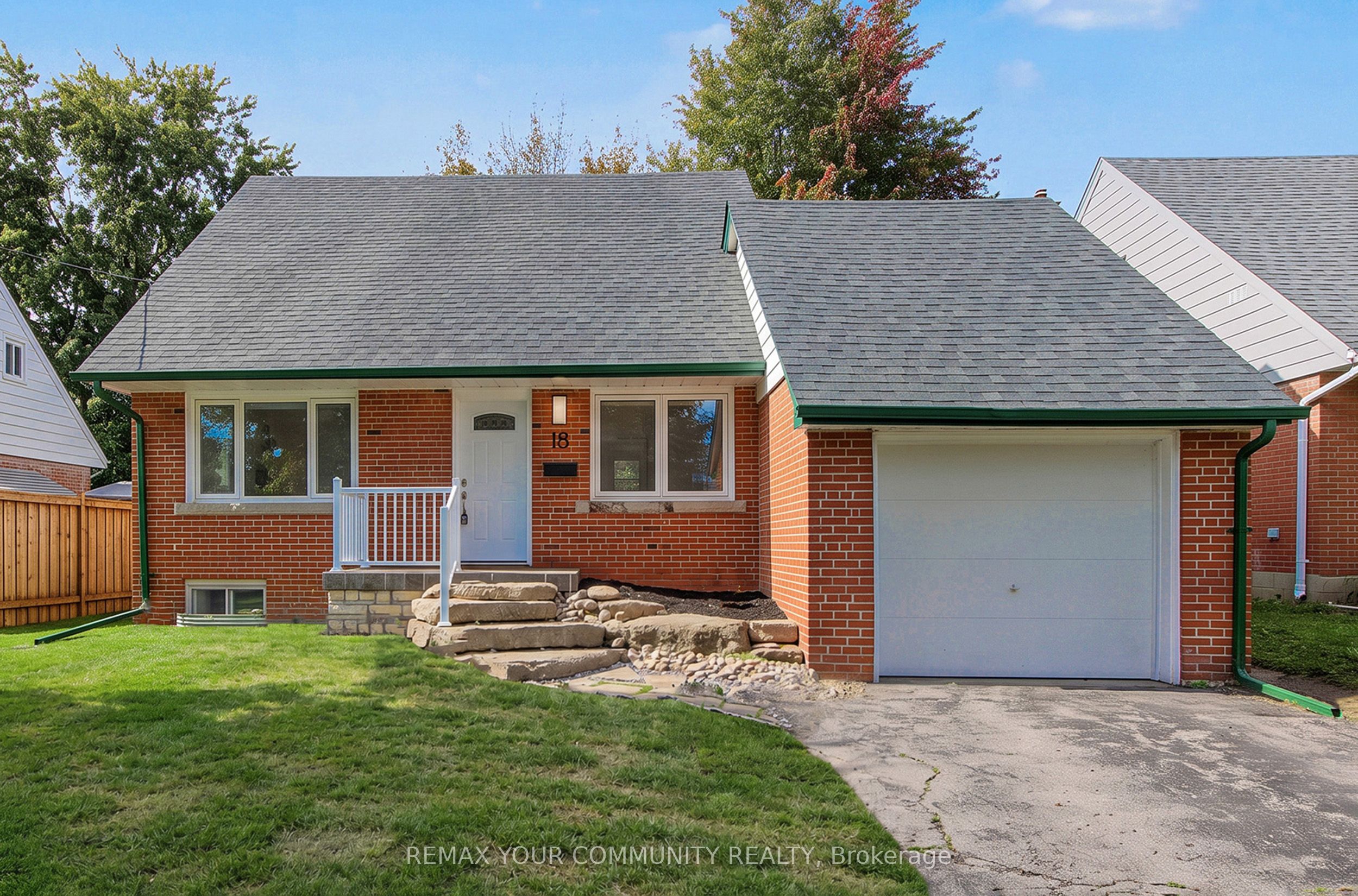 18 Robertsfield Crescent Property Photo 1