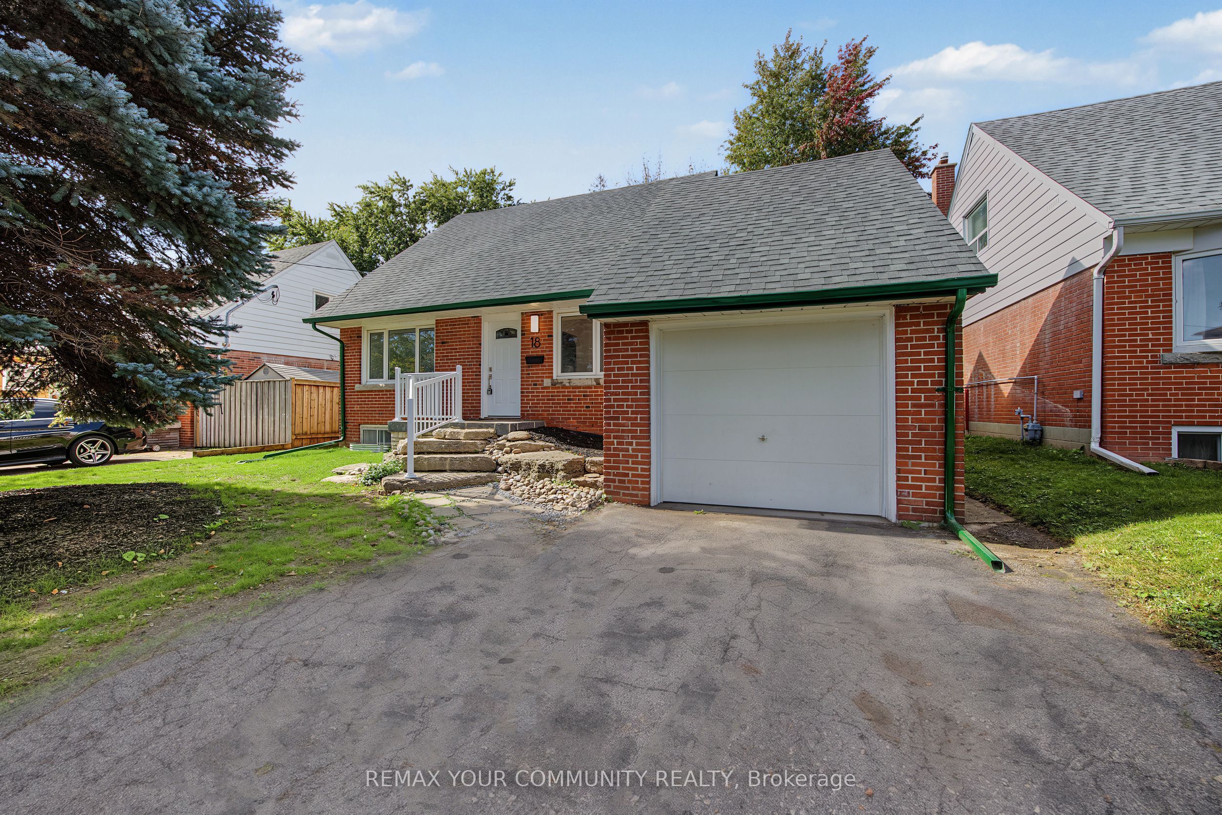 18 Robertsfield Crescent Property Photo 2