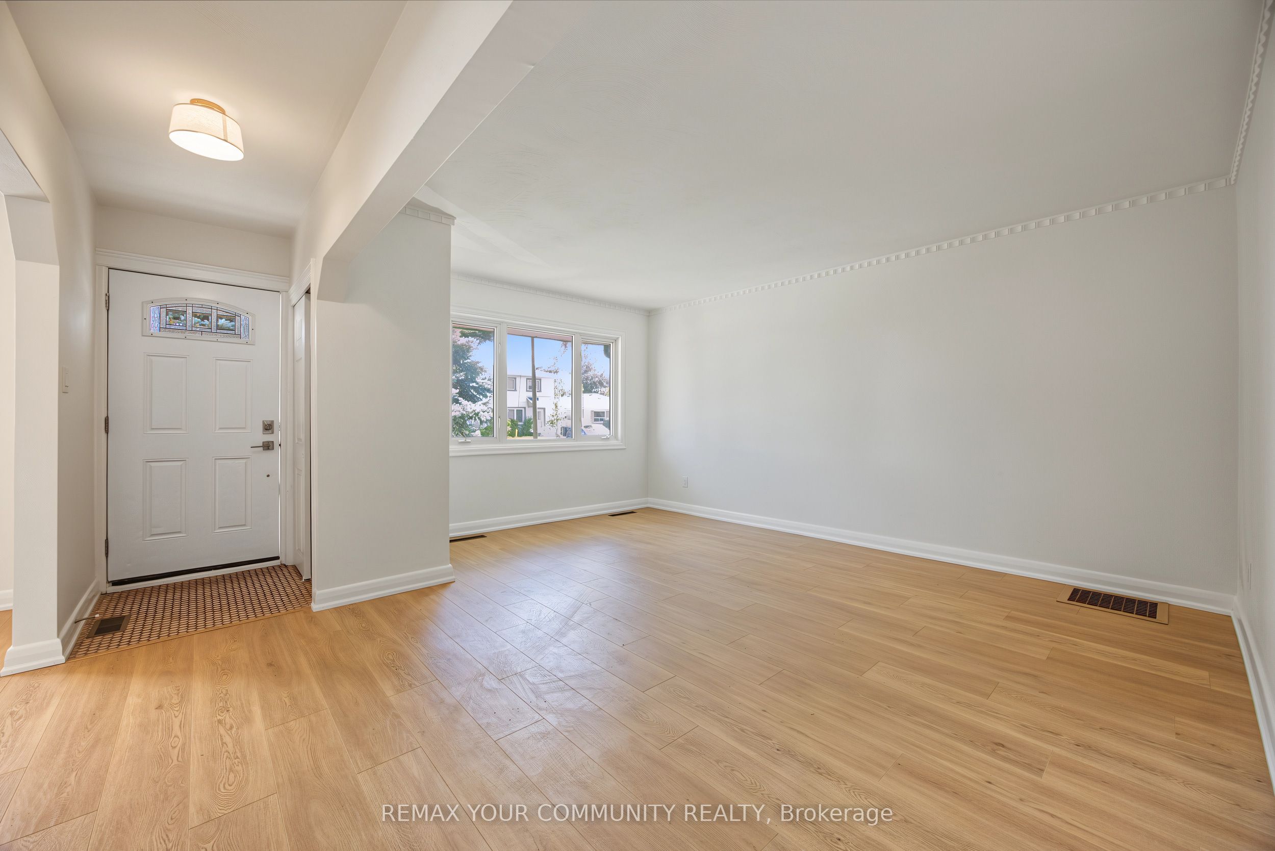 18 Robertsfield Crescent Property Photo 7