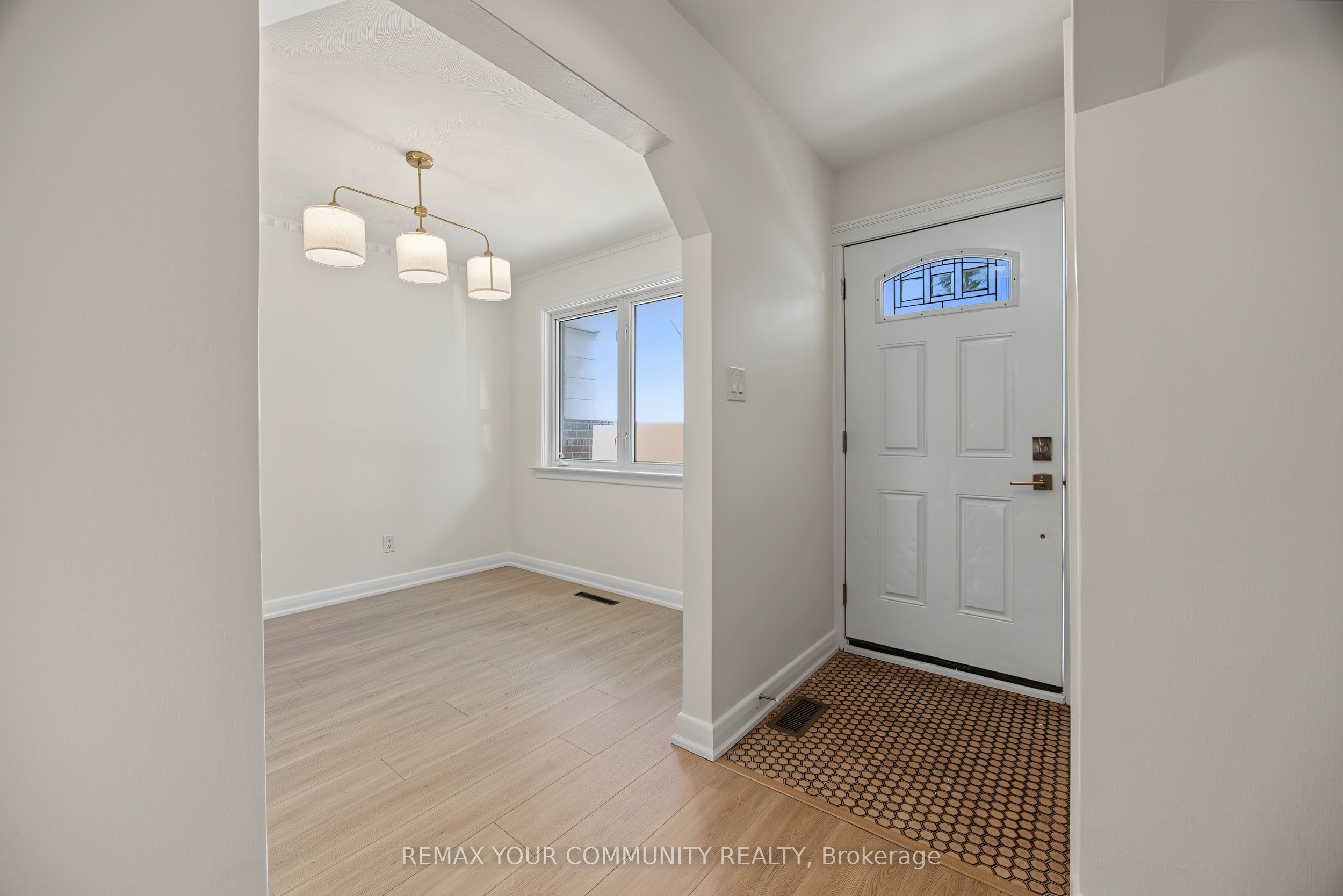 18 Robertsfield Crescent Property Photo 8