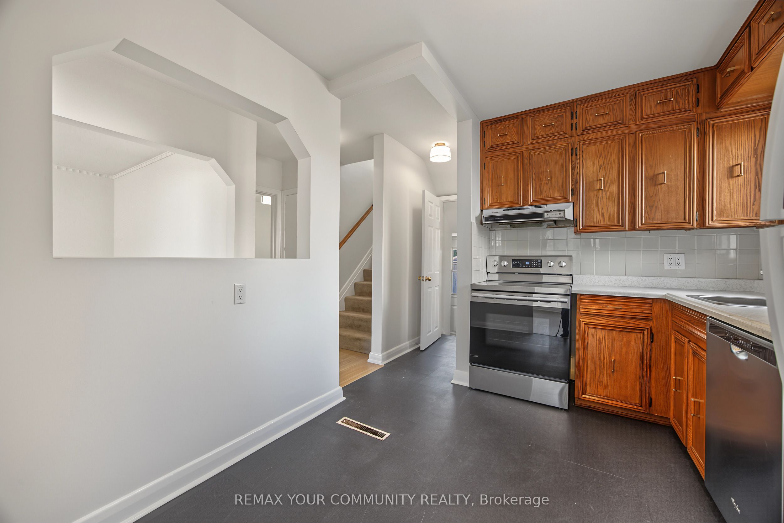 18 Robertsfield Crescent Property Photo 25