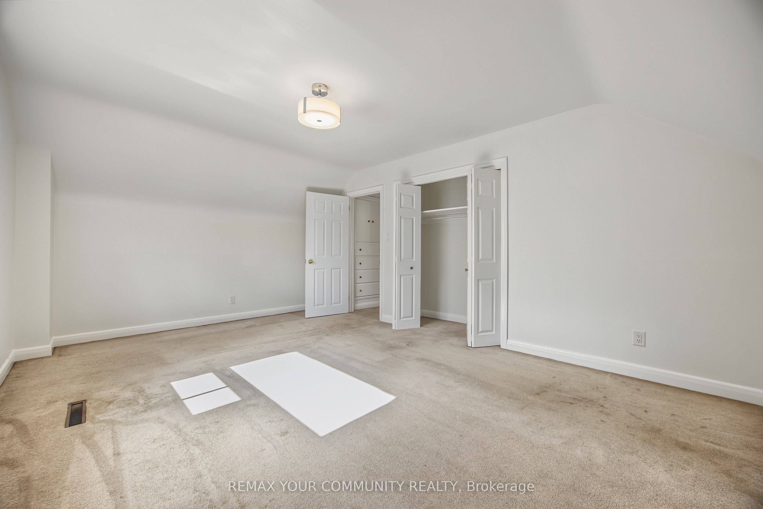 18 Robertsfield Crescent Property Photo 31