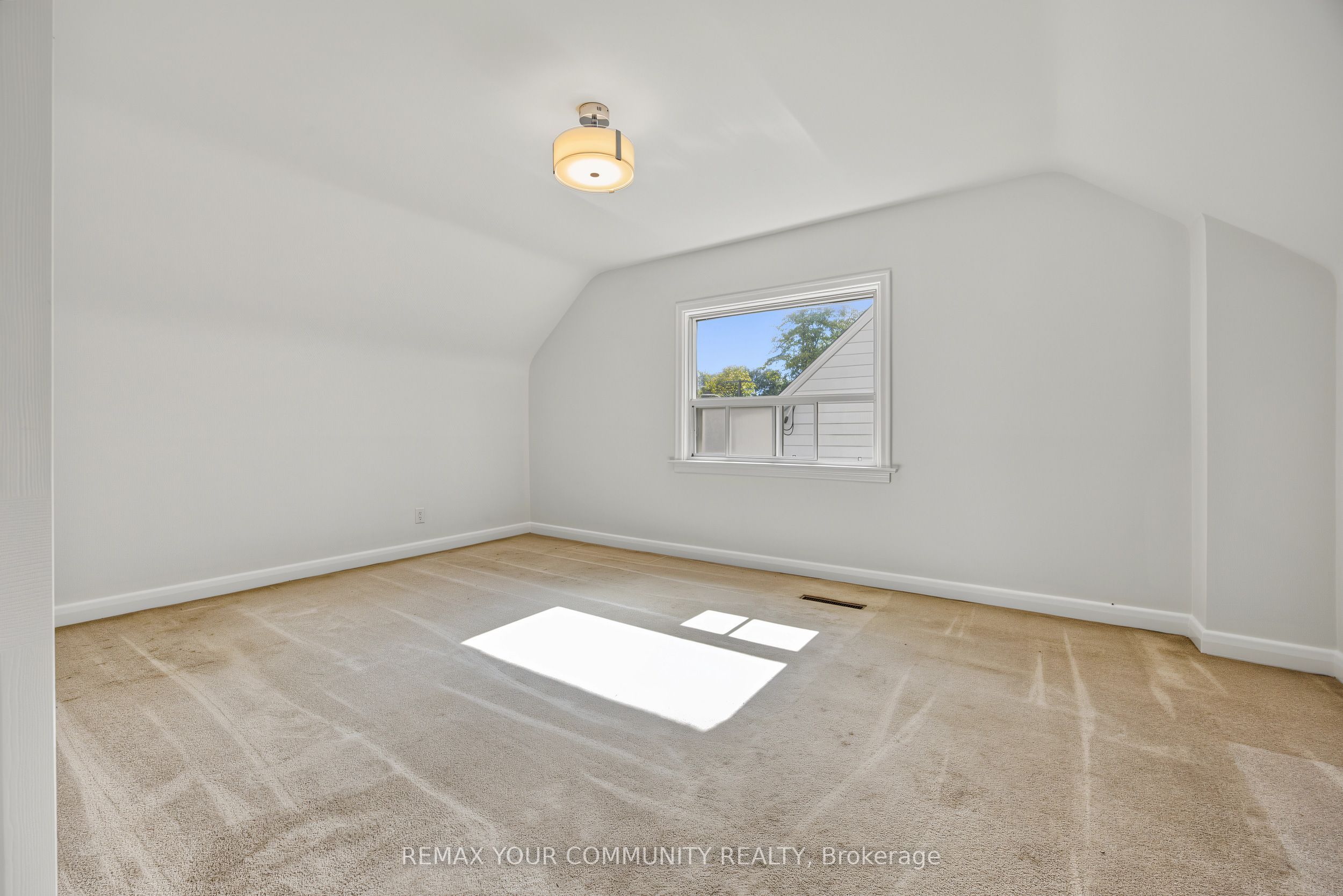 18 Robertsfield Crescent Property Photo 33