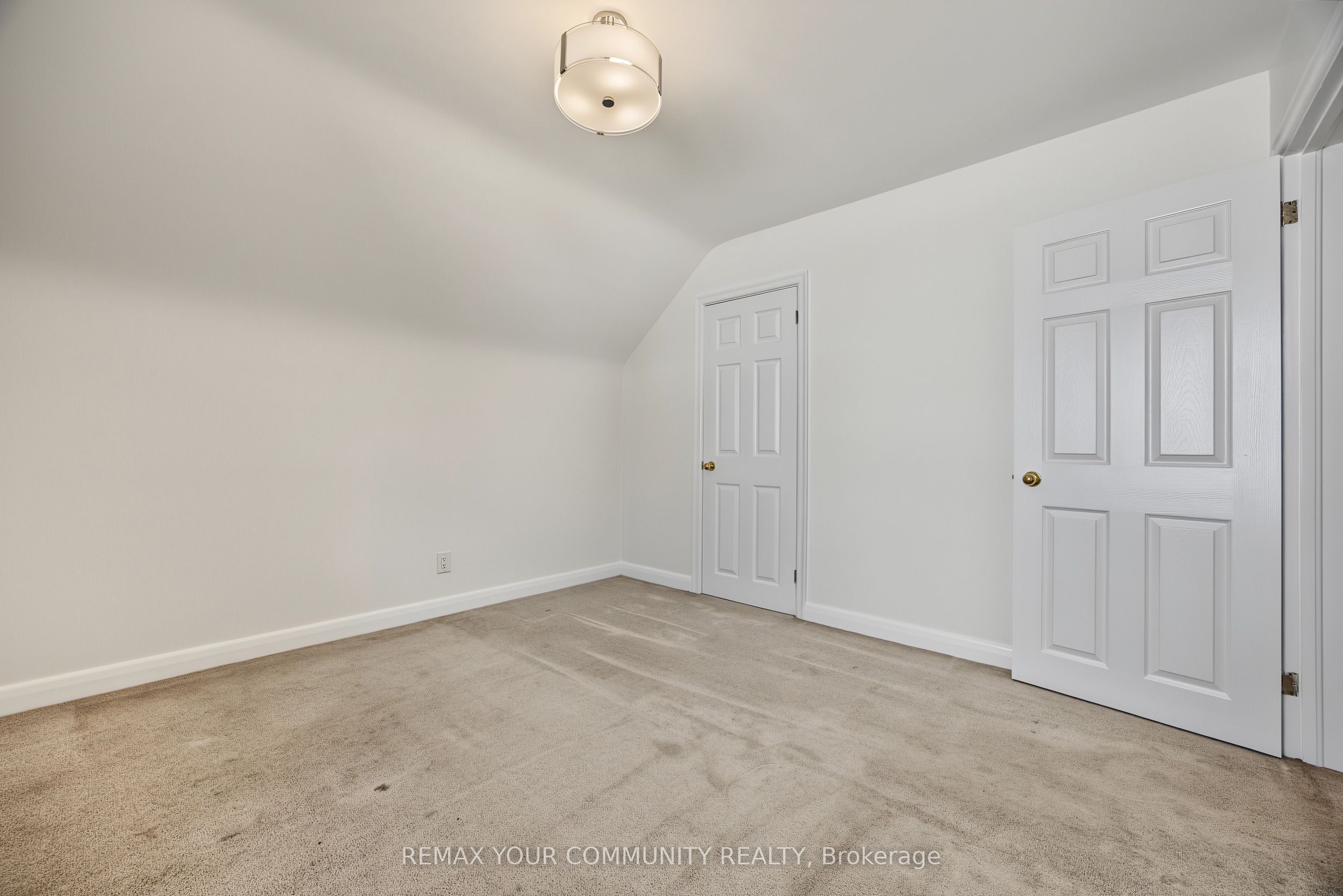 18 Robertsfield Crescent Property Photo 35